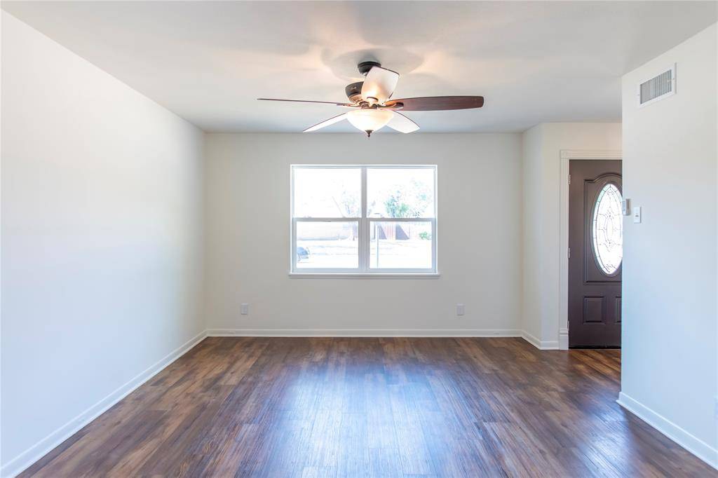 8708 Flicker Lane, Dallas, TX 75238