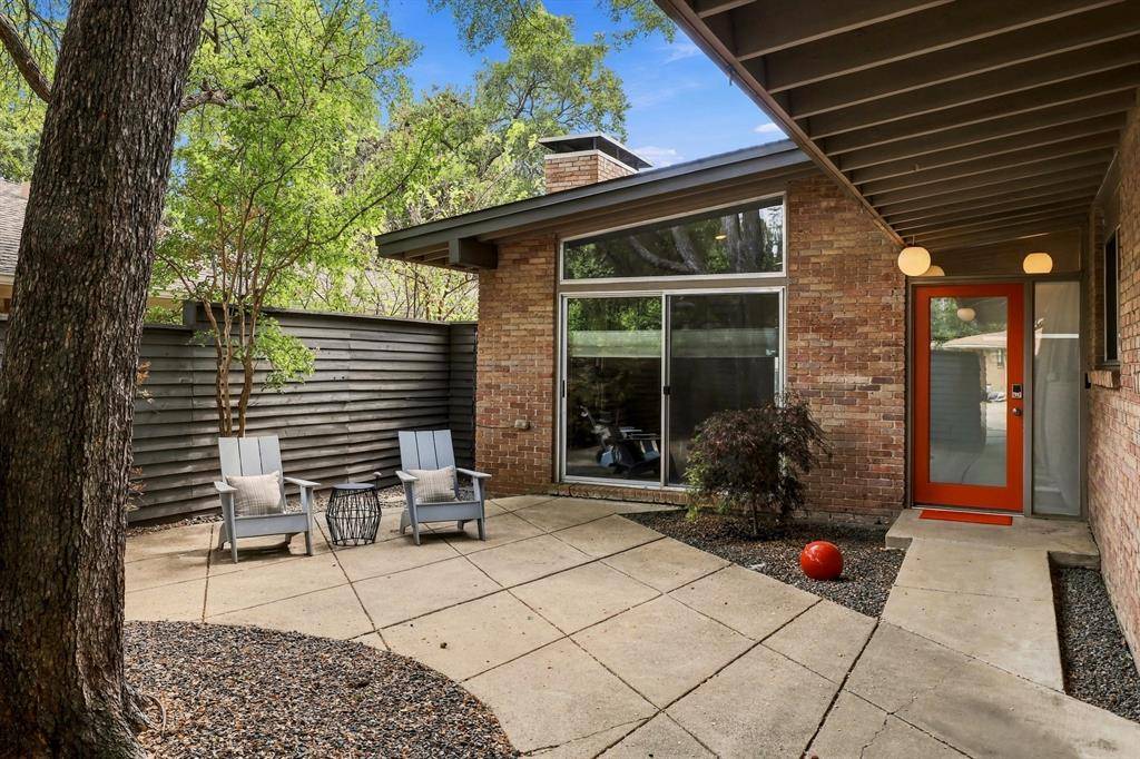 6216 Town Hill Lane, Dallas, TX 75214