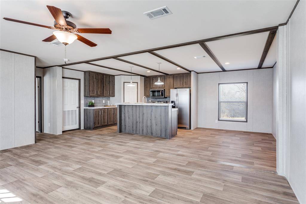 175 Cedar Drive, Azle, TX 76020