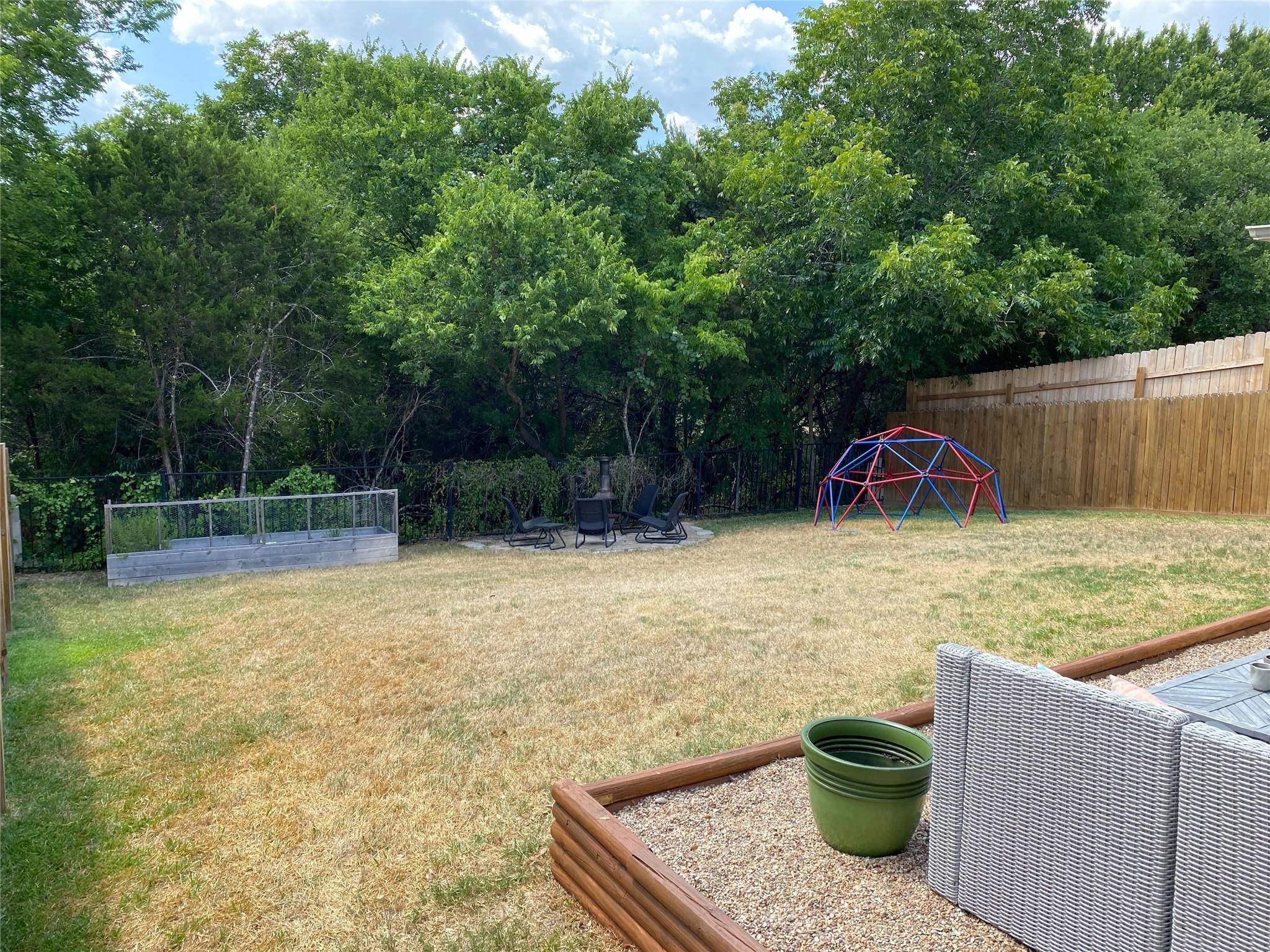 1607 Melissa Oaks LN, Austin, TX 78744