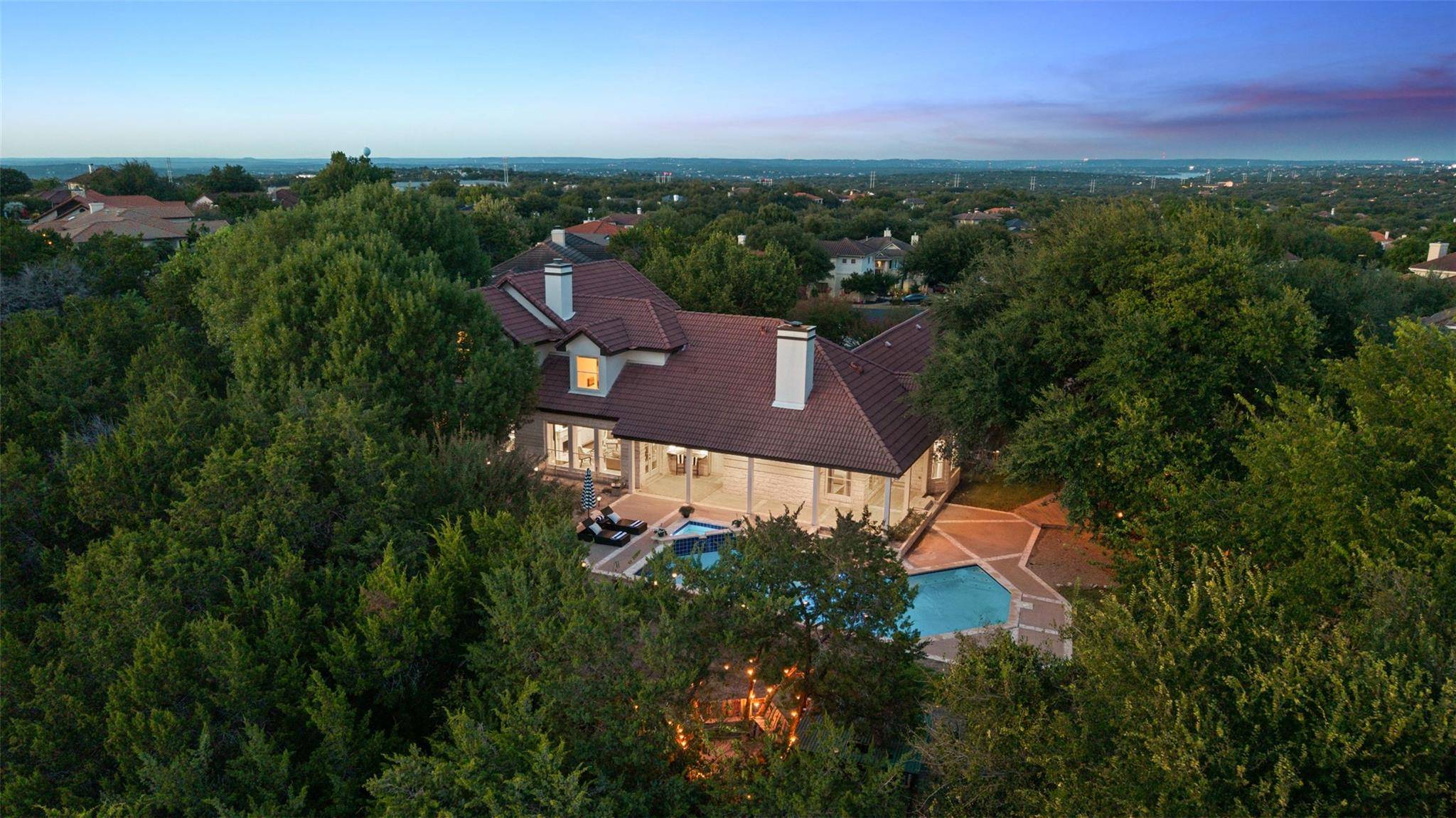 6 Candleleaf CT, The Hills, TX 78738