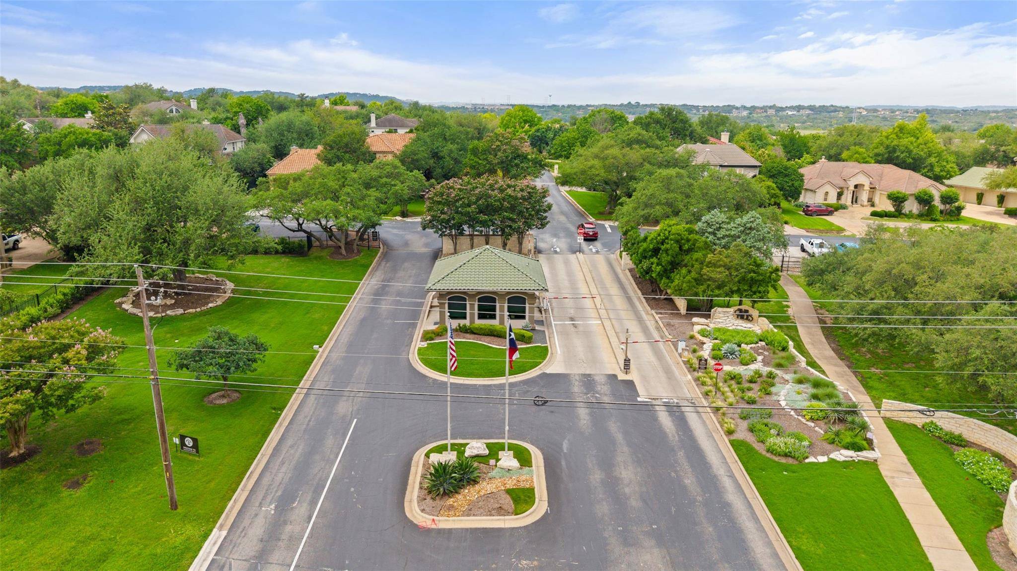6 Candleleaf CT, The Hills, TX 78738