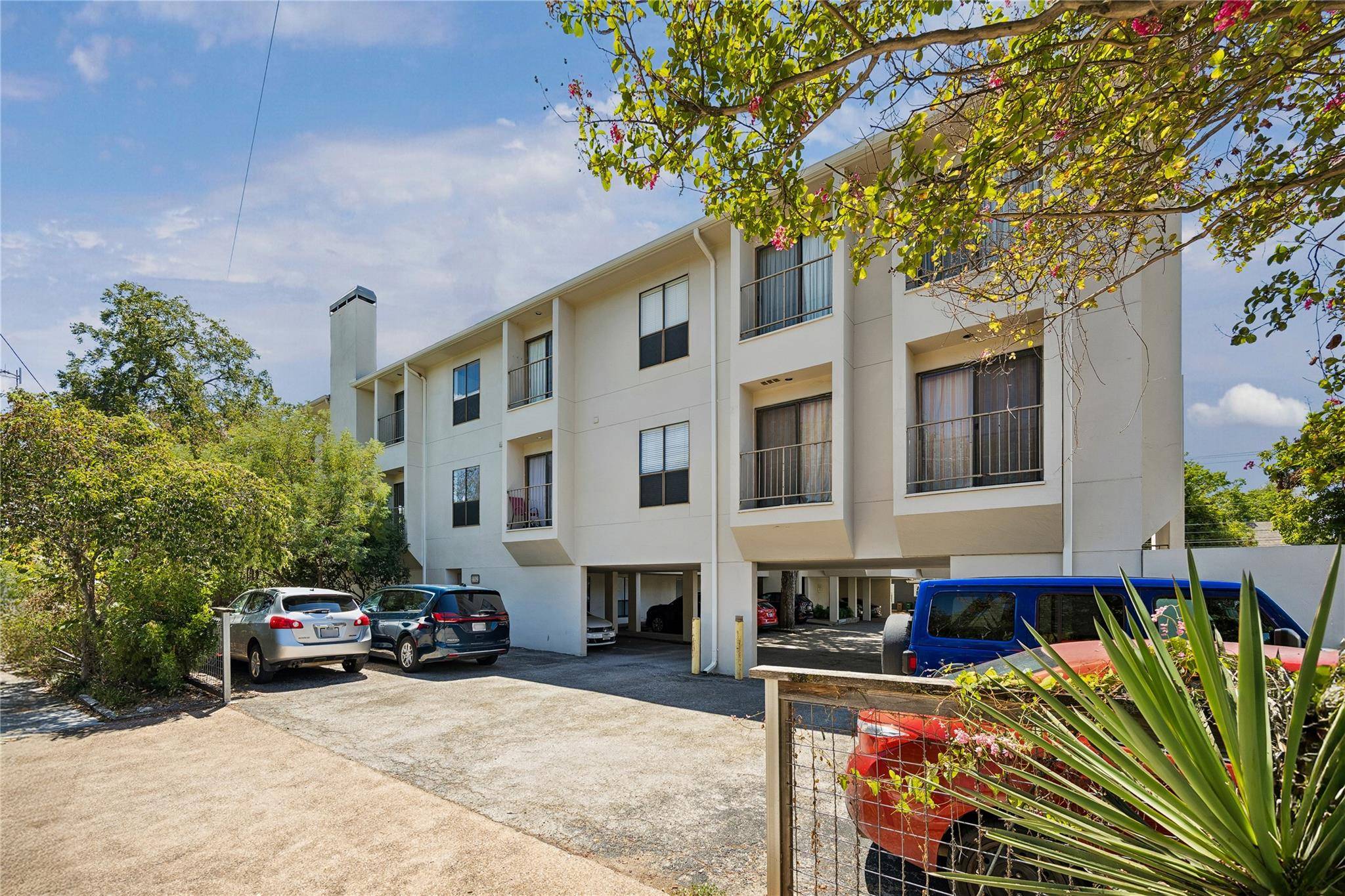 409 E 38th ST #302, Austin, TX 78705