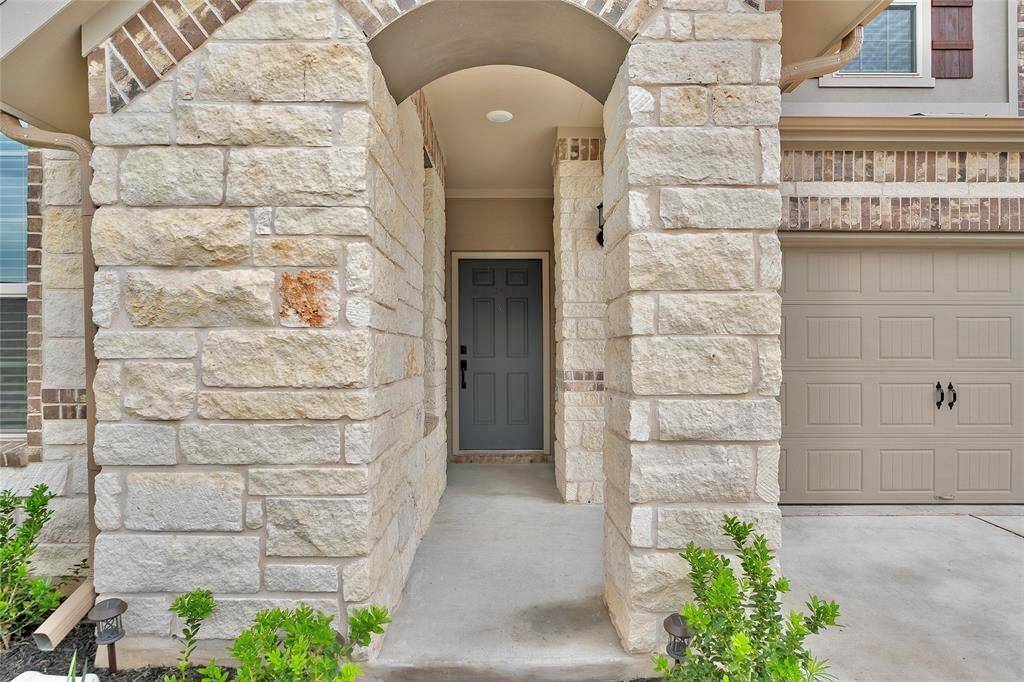1305 Crescent LN, Georgetown, TX 78633