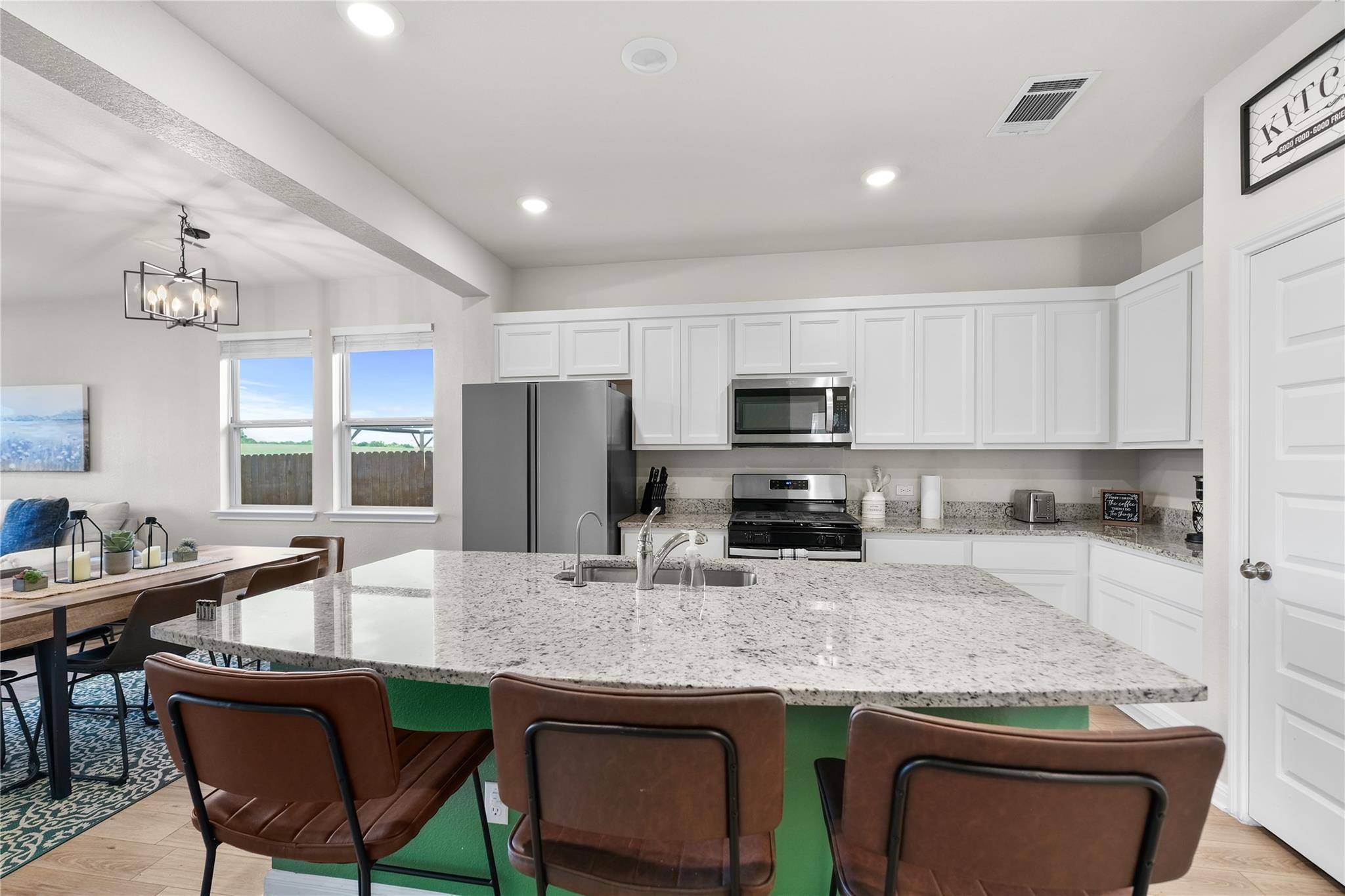 283 Tolo DR, Elgin, TX 78621