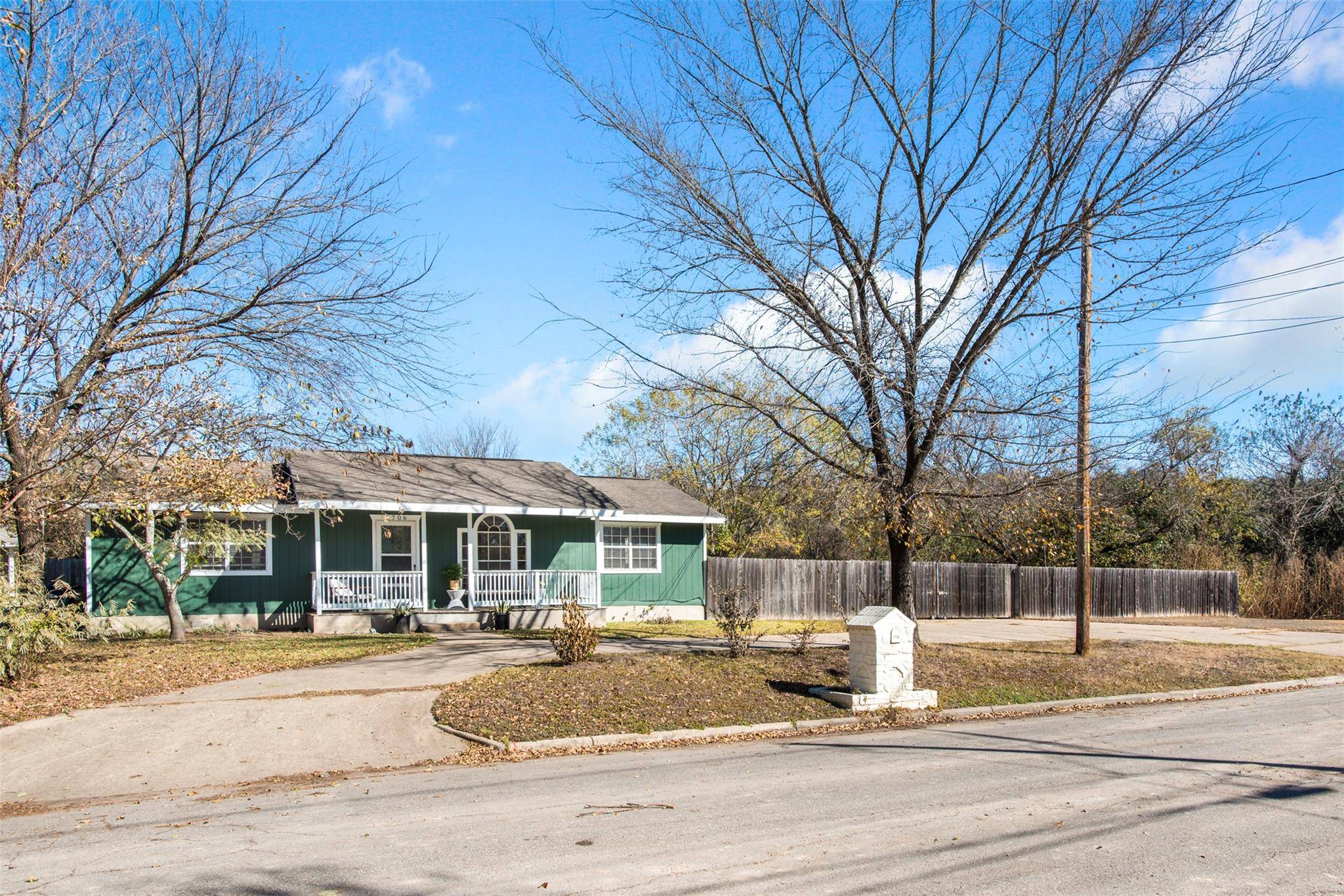 5706 Tura LN, Austin, TX 78721