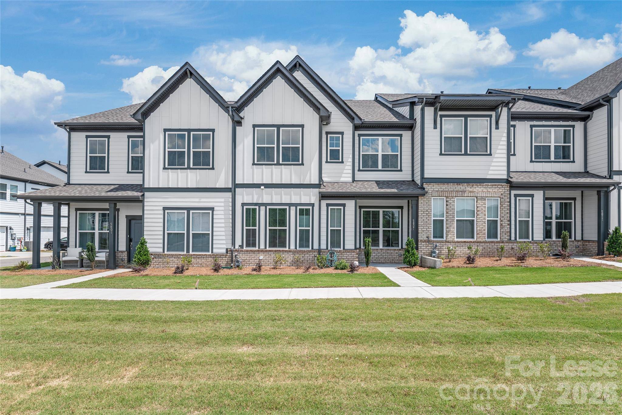 5807 Clear Creek LN, Charlotte, NC 28215