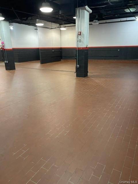 530 Tarrytown RD, White Plains, NY 10607