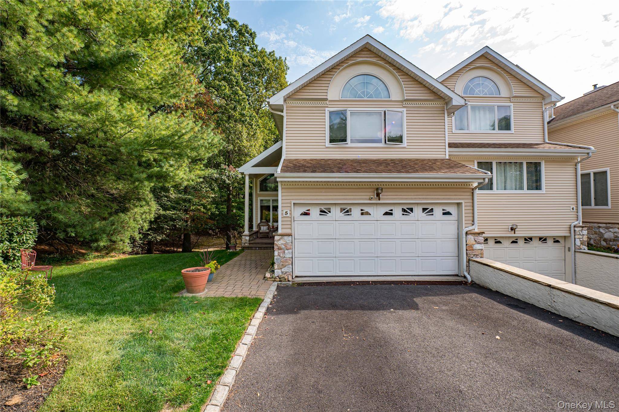 5 Princess Tree CT, Port Jefferson, NY 11777