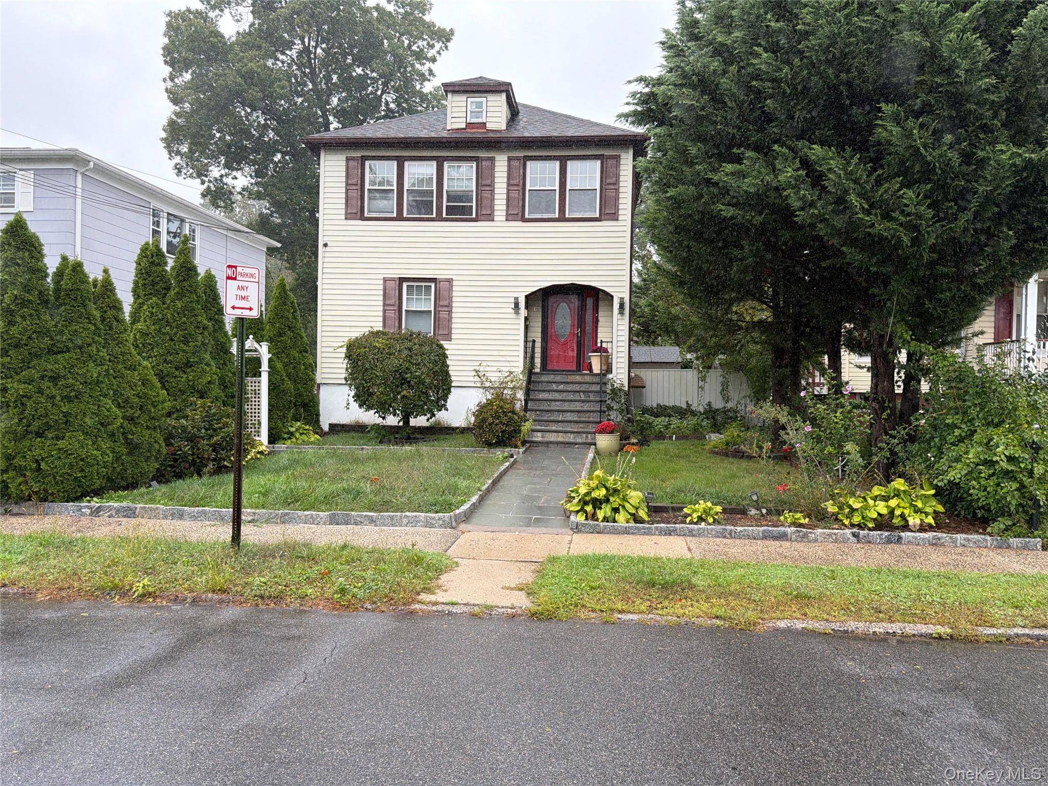 15 Stevens ST, White Plains, NY 10606