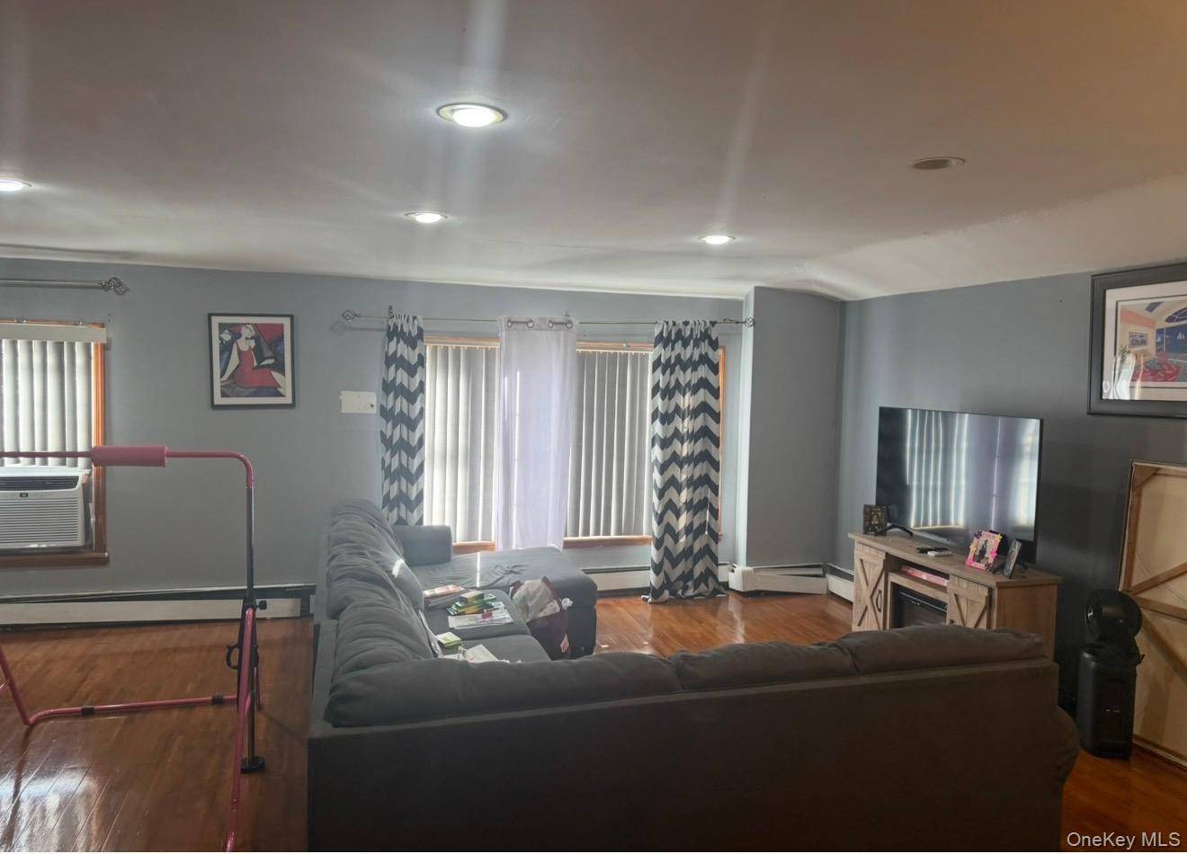 120-33 196th ST, Saint Albans, NY 11412