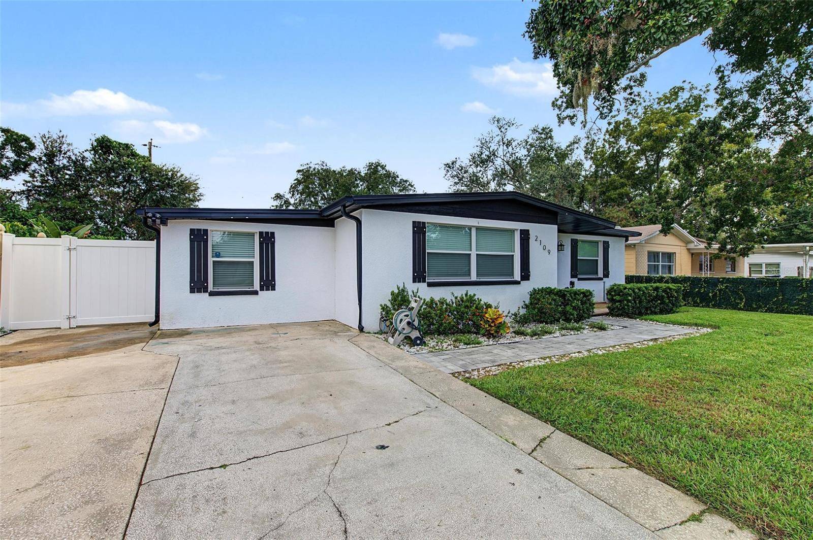 2109 E FLORA STREET, Tampa, FL 33610