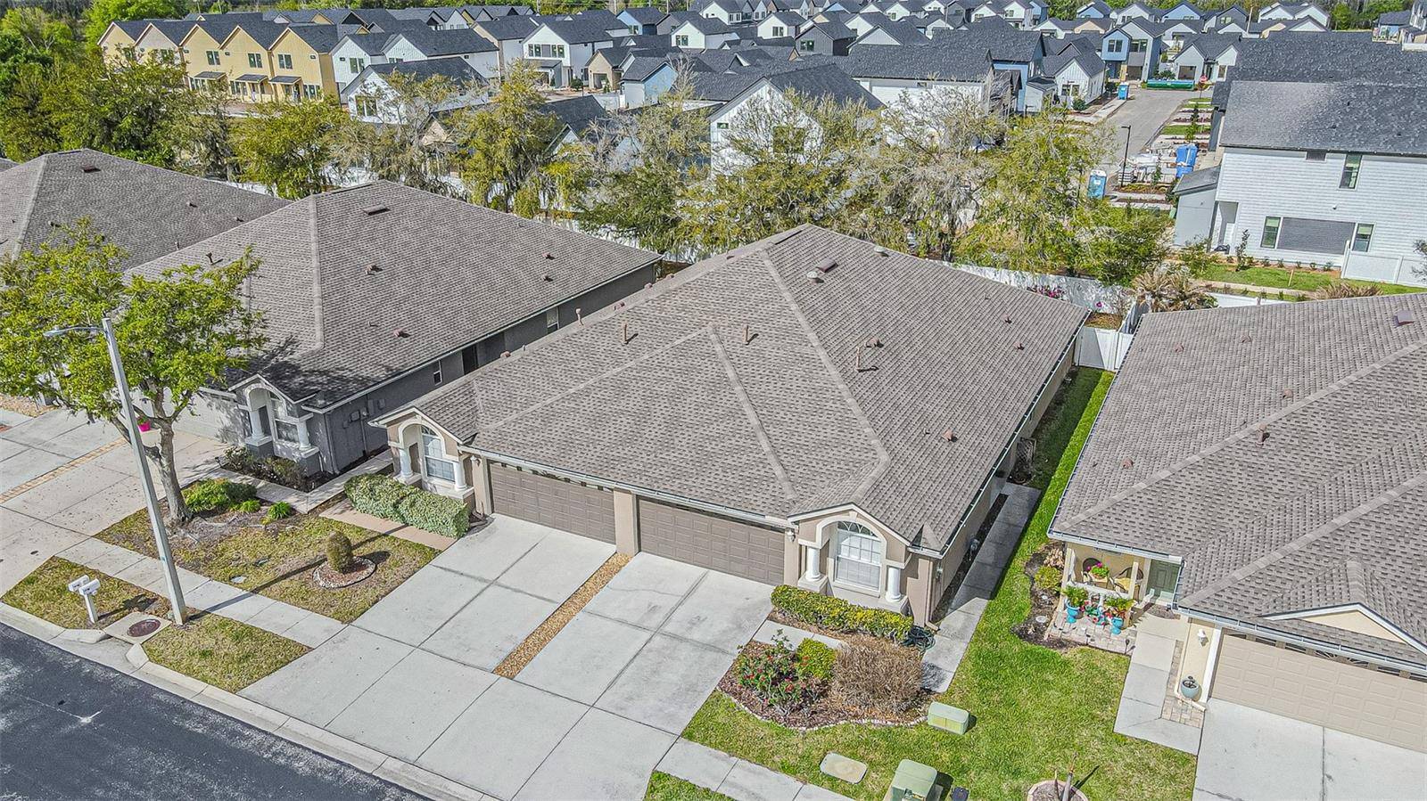 1123 BENSBROOKE DR, Wesley Chapel, FL 33543