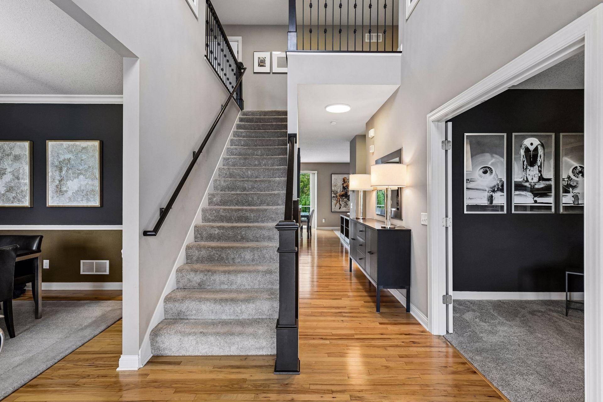 2555 Heron LN, Victoria, MN 55386