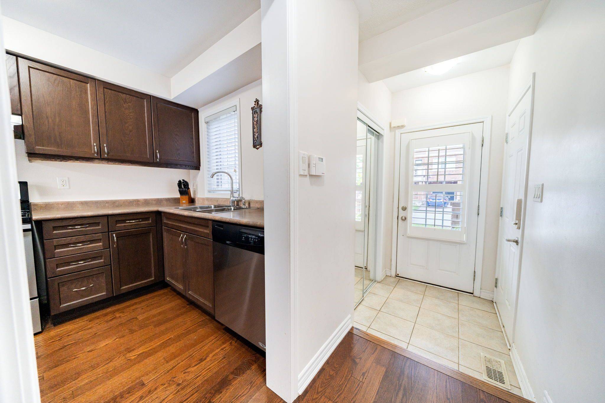 1552 GAINER CRES, Milton, ON L9T 8Y3