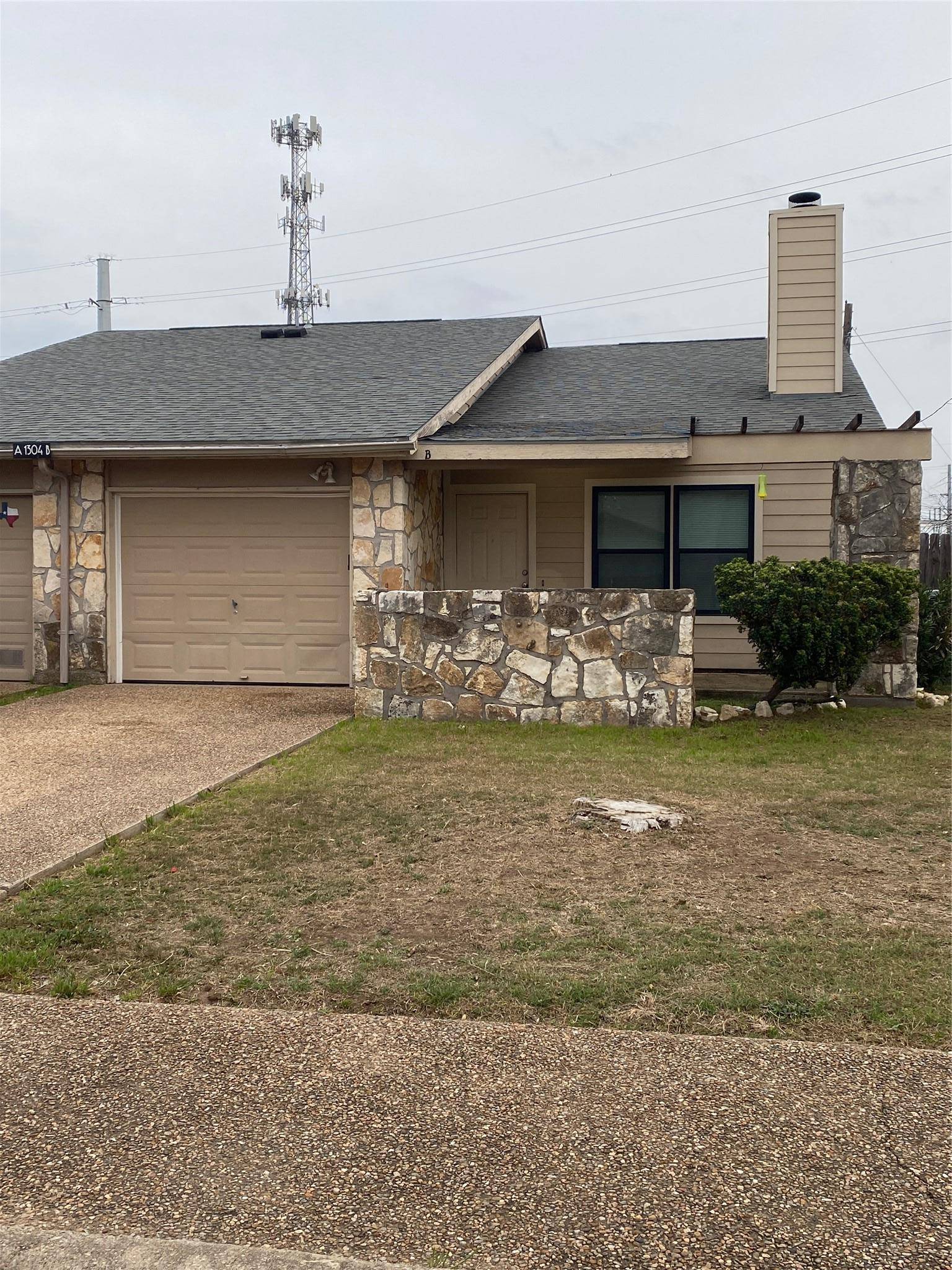 1304-B Conway DR, San Marcos, TX 78666