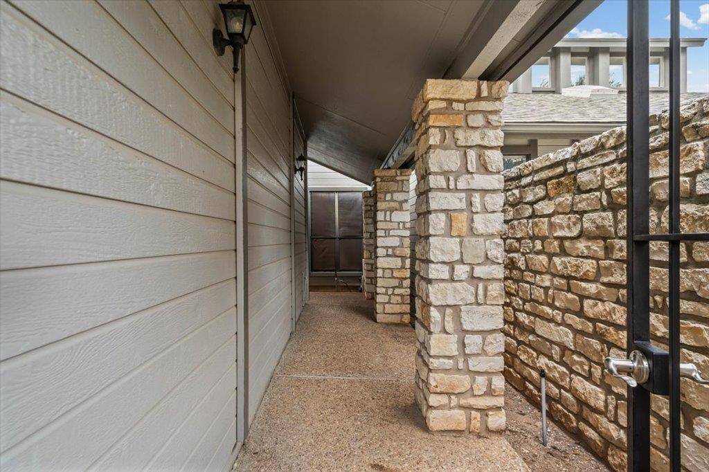 8800 Mariscal Canyon DR, Austin, TX 78759