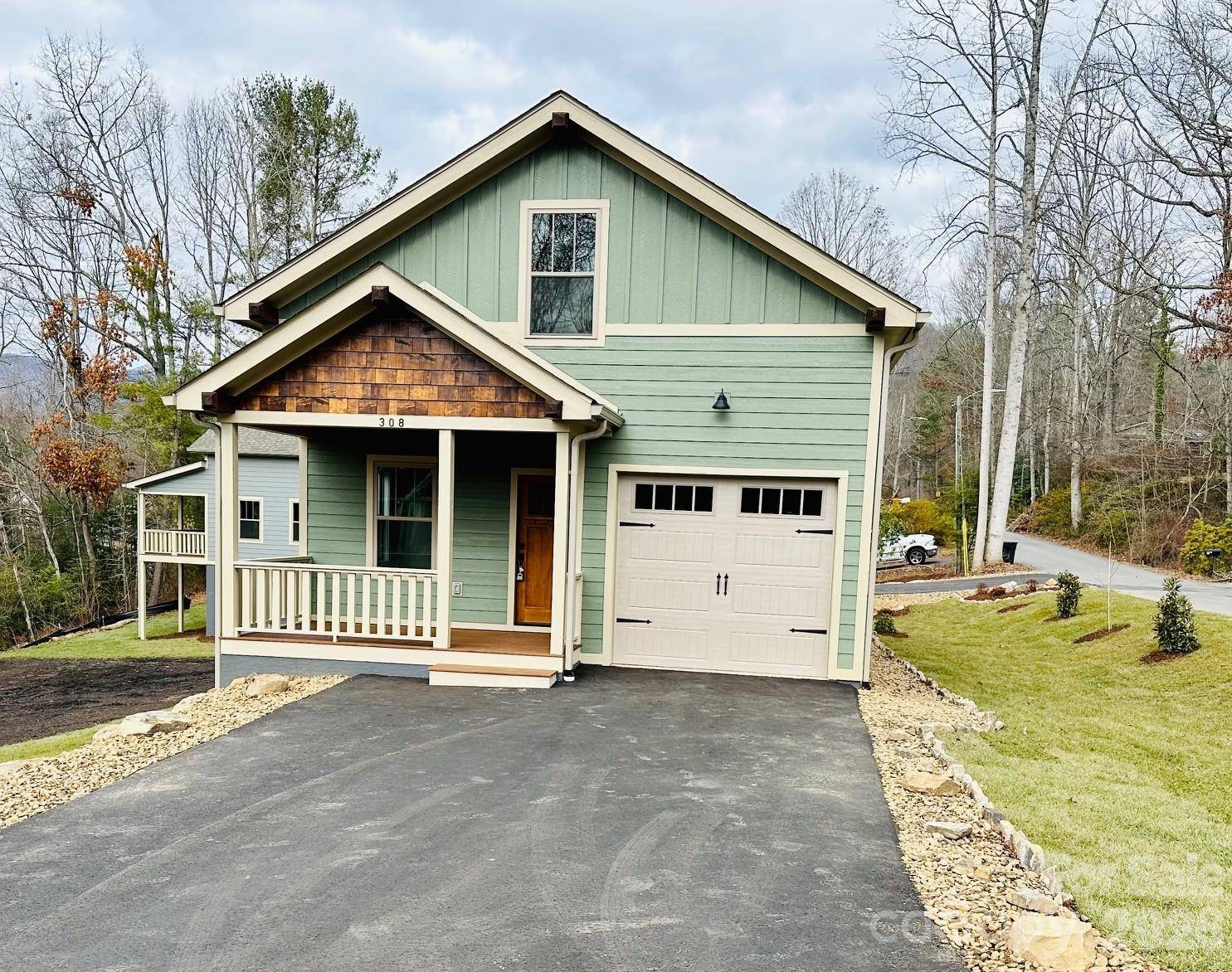 308 Ninth ST, Black Mountain, NC 28711