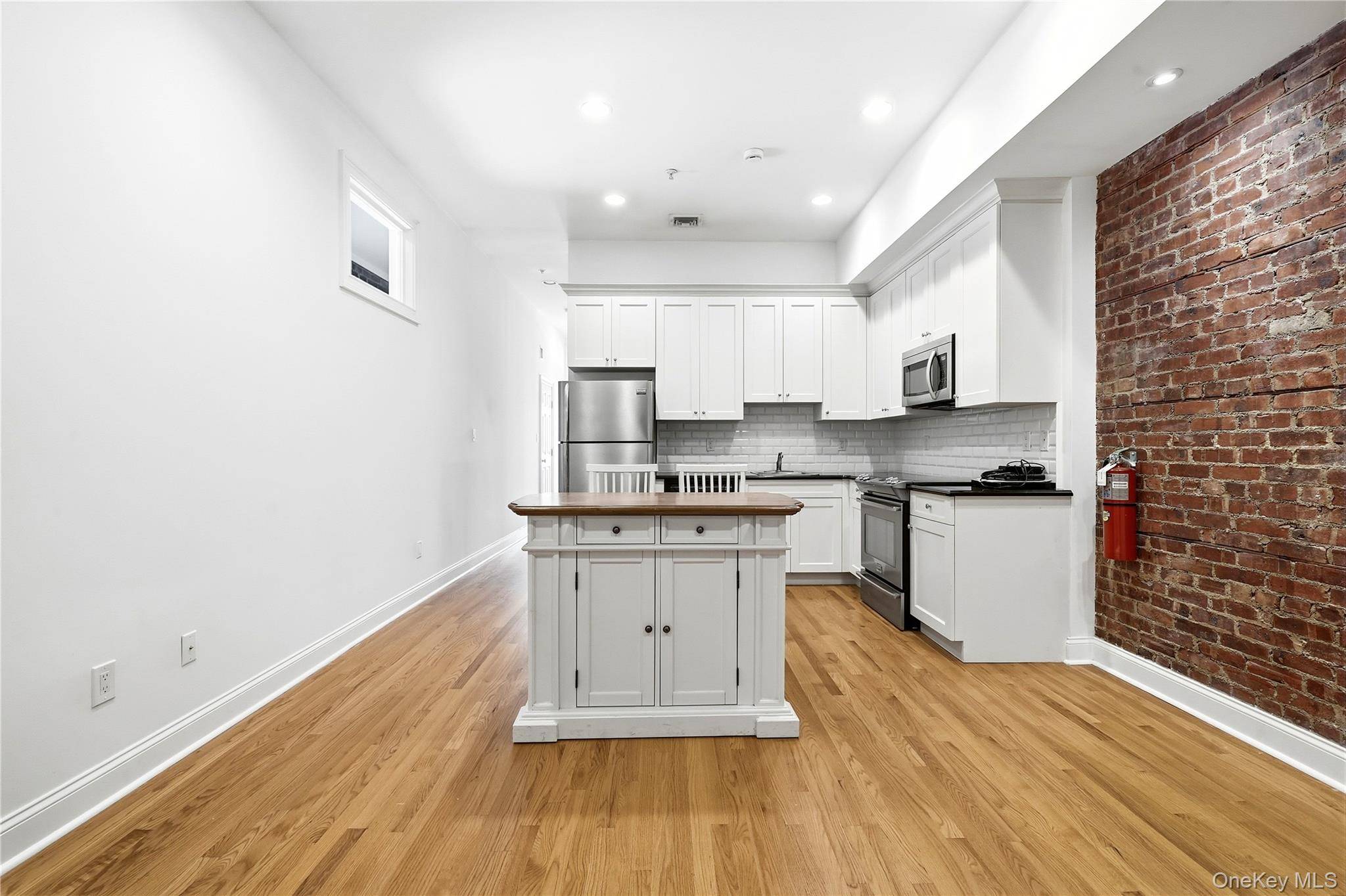 276 Main ST #2F, Huntington, NY 11743