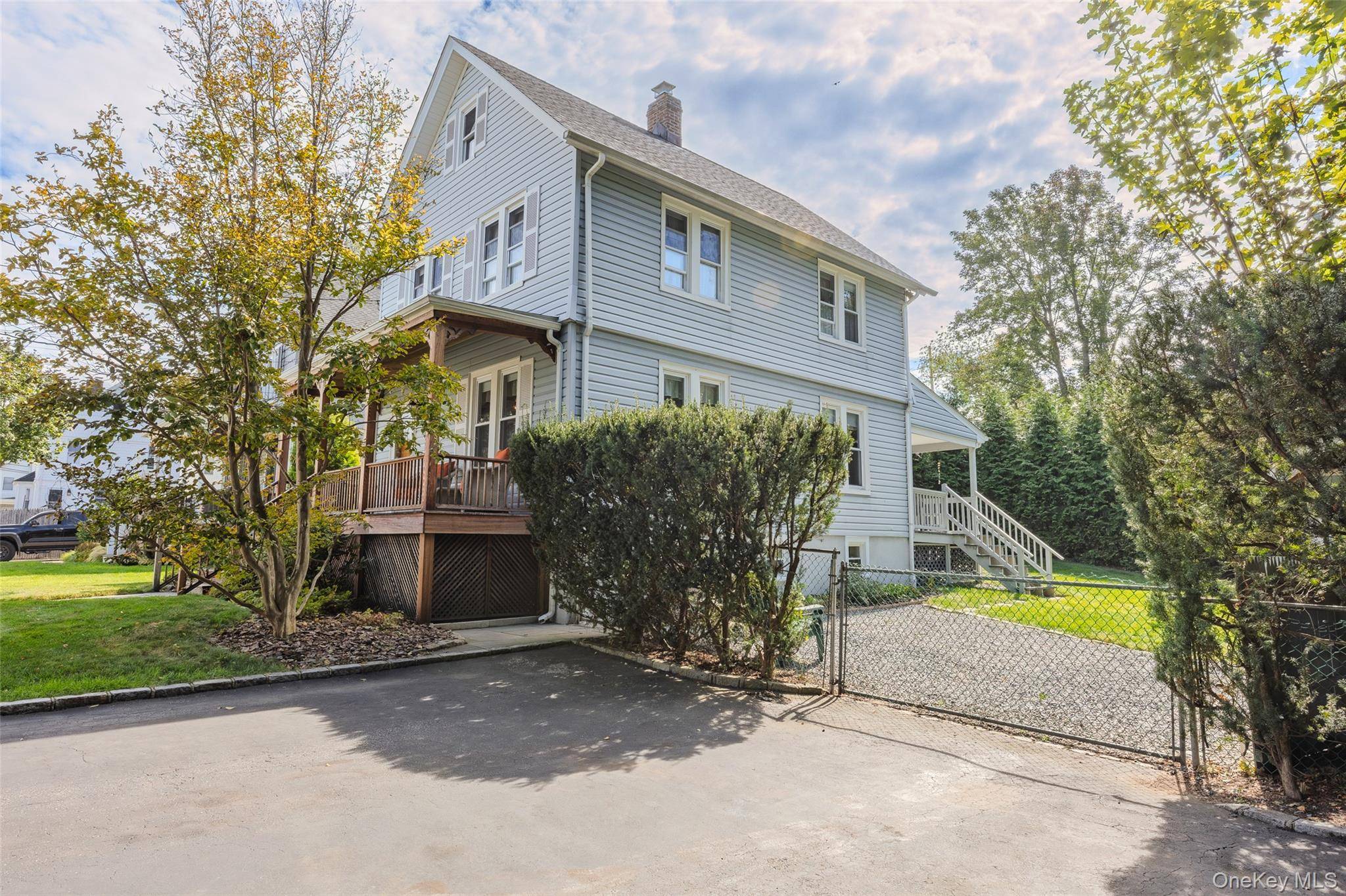 19 Willow PL, Oyster Bay, NY 11771