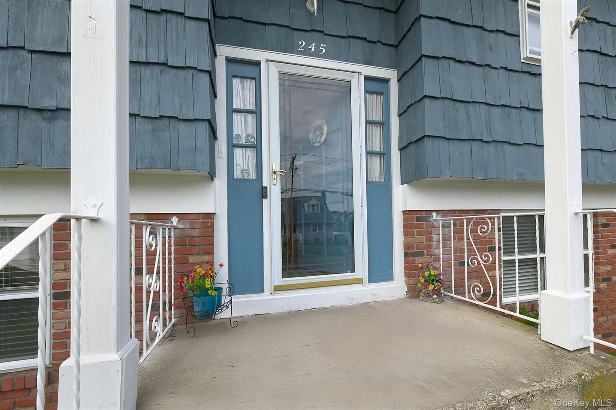 245 N Fulton AVE, Lindenhurst, NY 11757