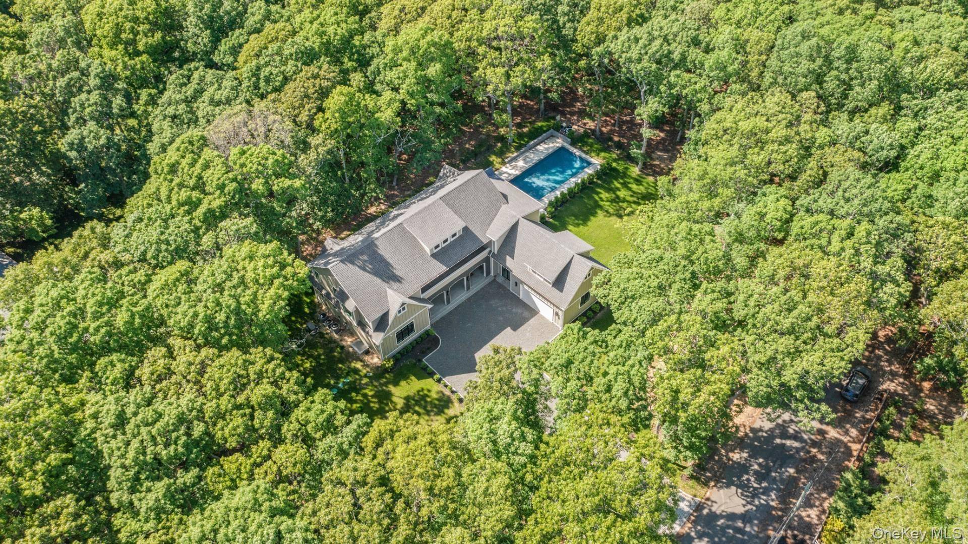 1355 Little Peconic Bay RD, Cutchogue, NY 11935