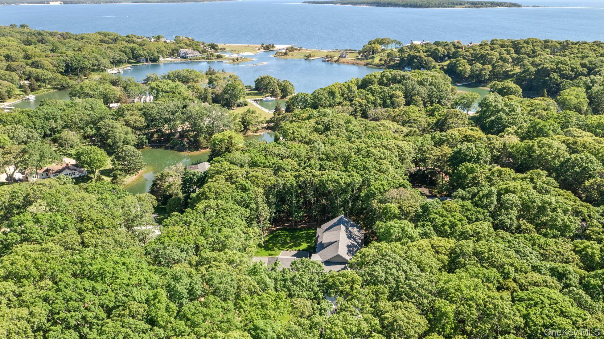 1355 Little Peconic Bay RD, Cutchogue, NY 11935