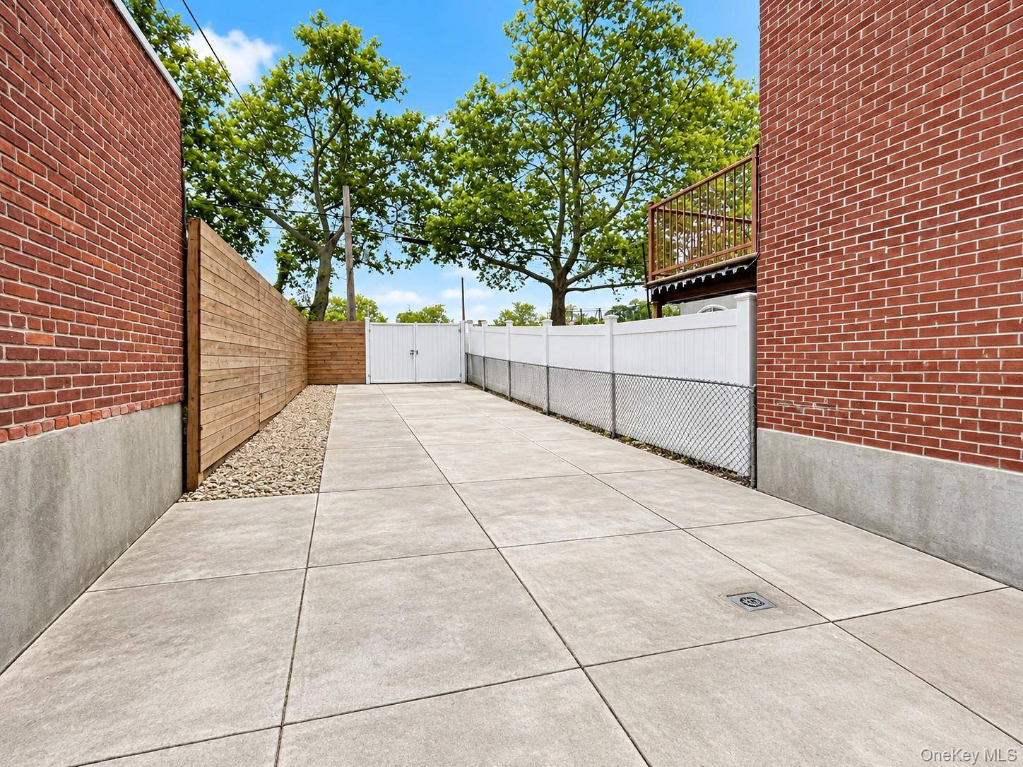 14803 61st RD, Flushing, NY 11367