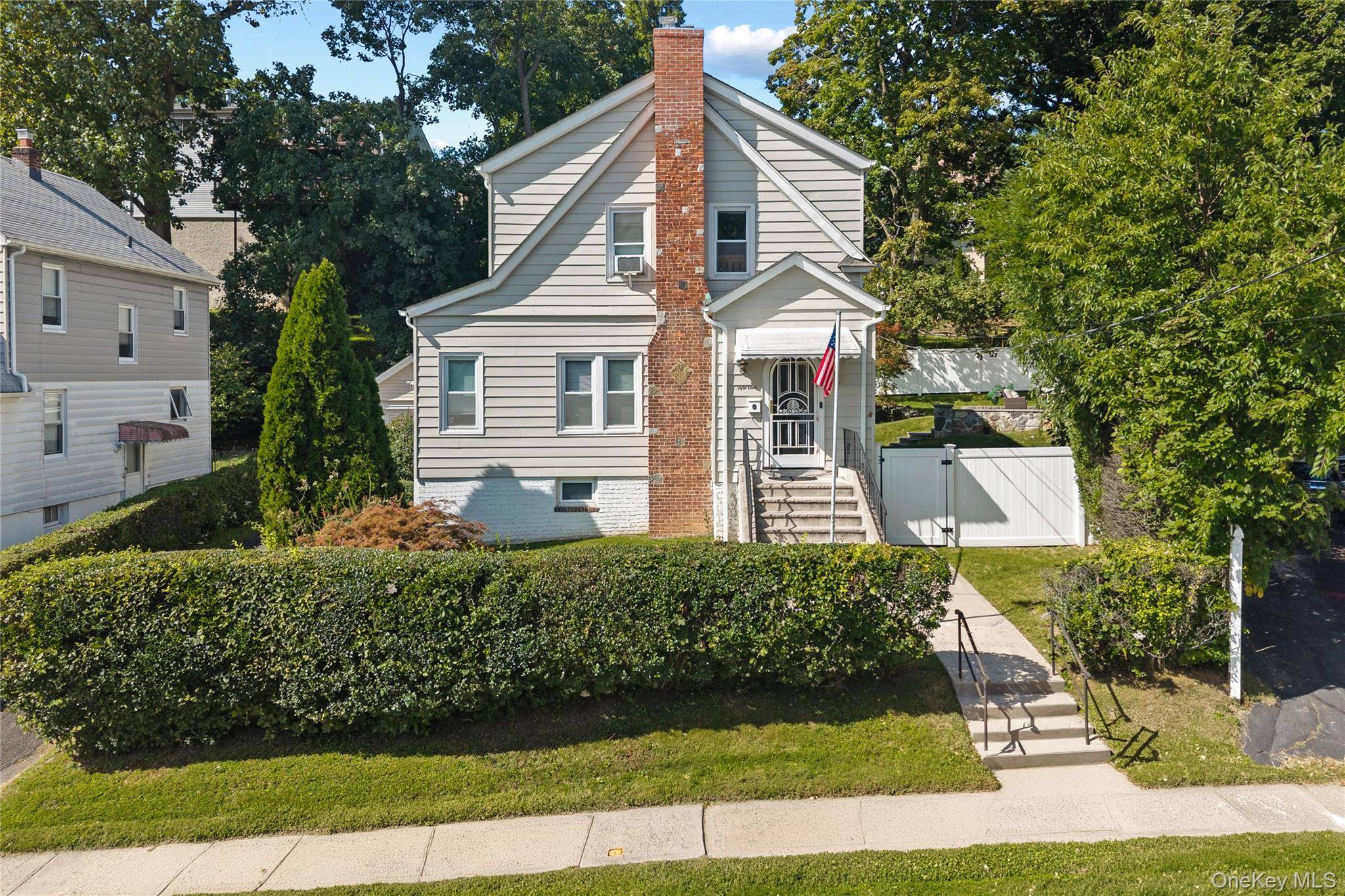 51 Sunrise TER, Yonkers, NY 10703