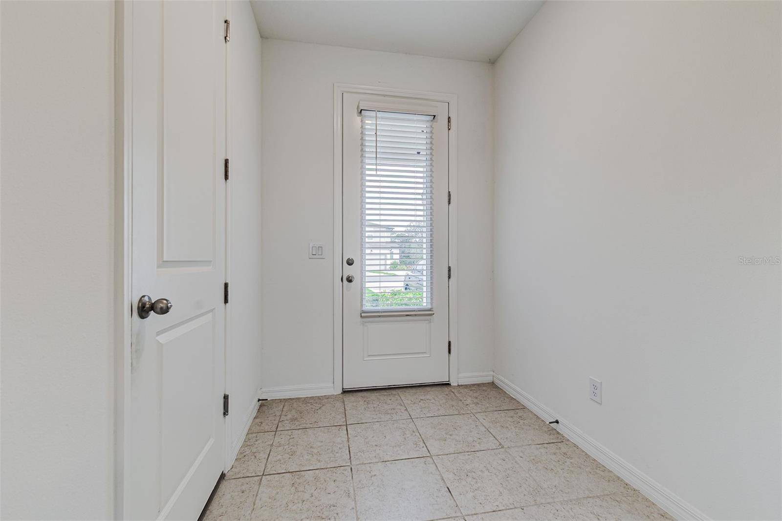 1748 SANIBEL DR, Davenport, FL 33896