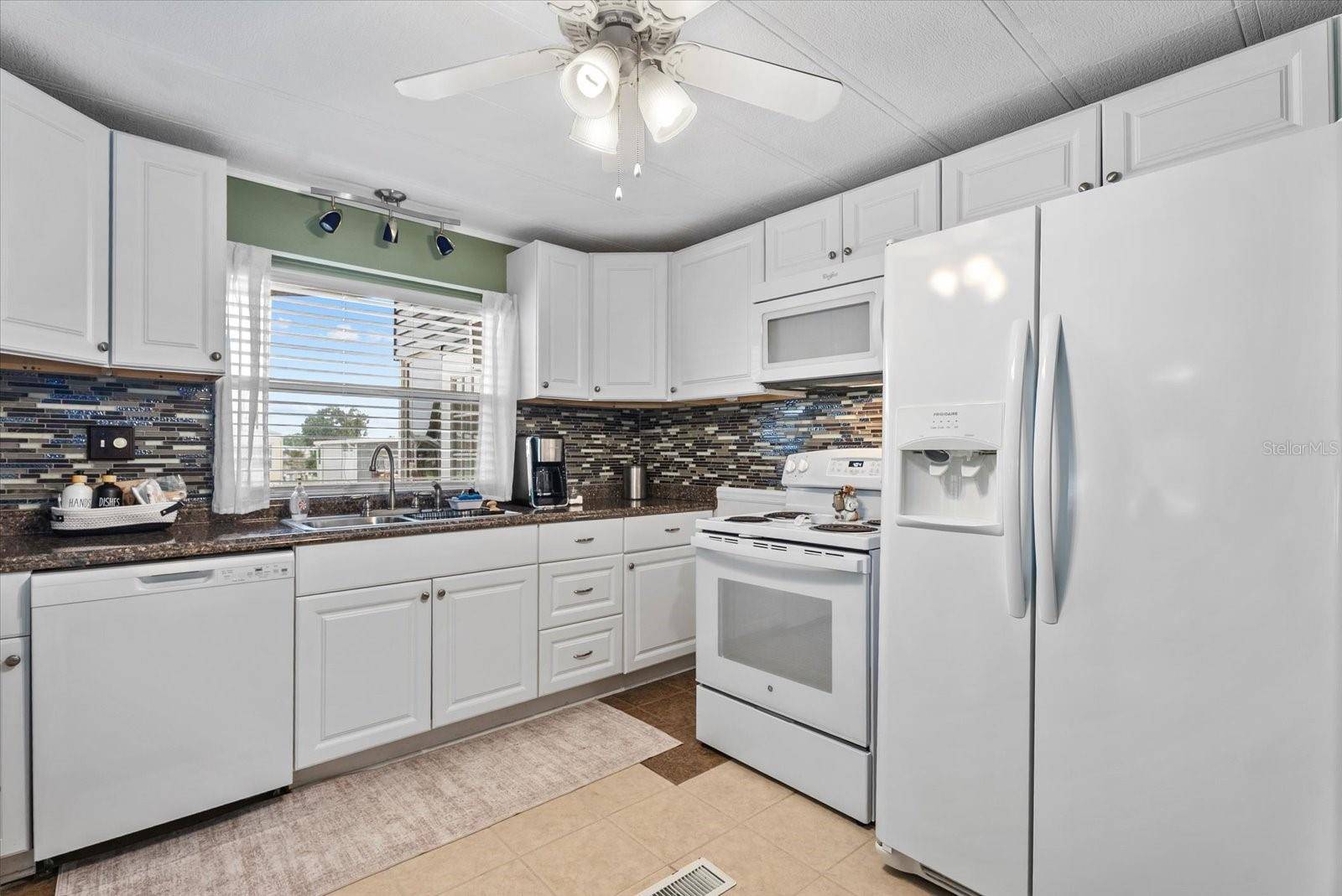 560 FAIRMOUNT DR, North Port, FL 34287