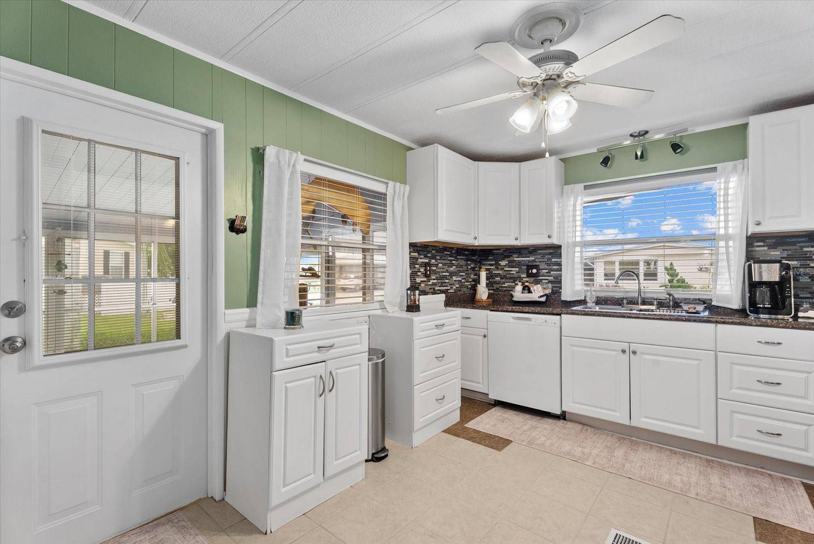 560 FAIRMOUNT DR, North Port, FL 34287