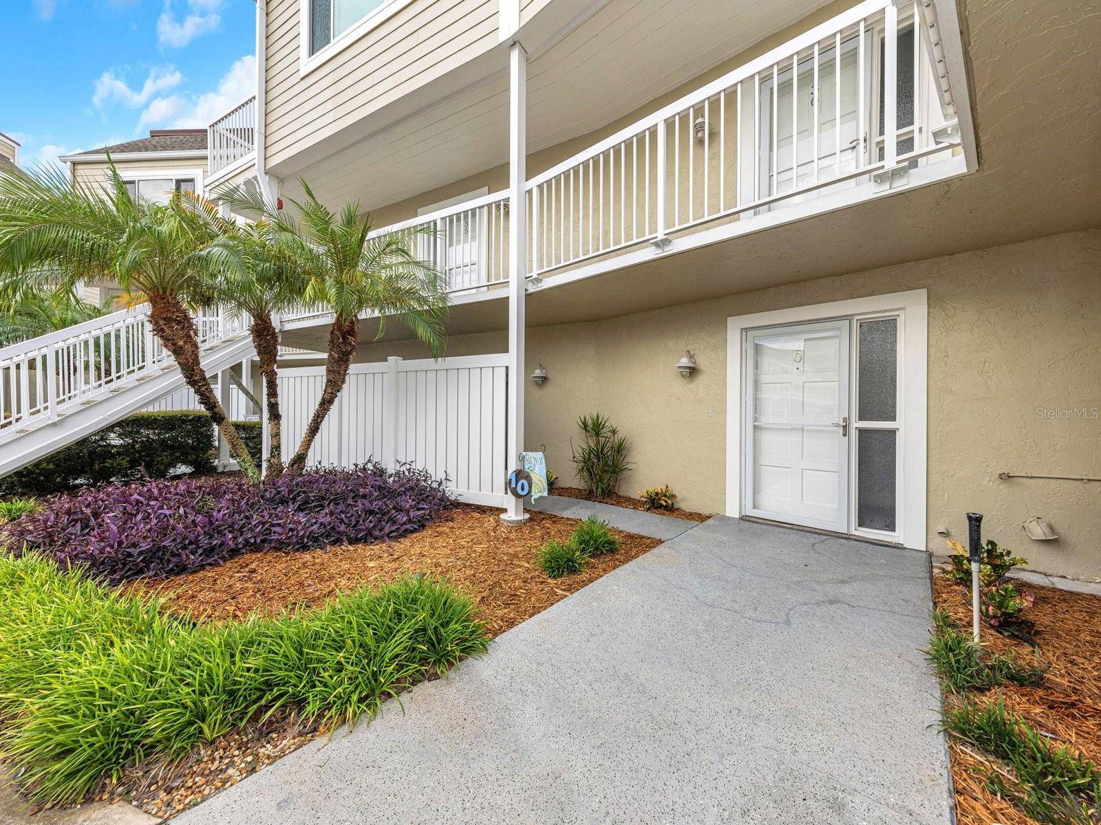 433 S PAULA DR #10, Dunedin, FL 34698