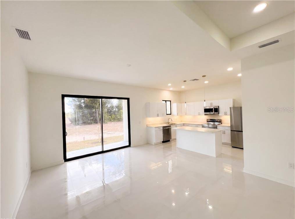 2113 NW 41ST AVE, Cape Coral, FL 33993
