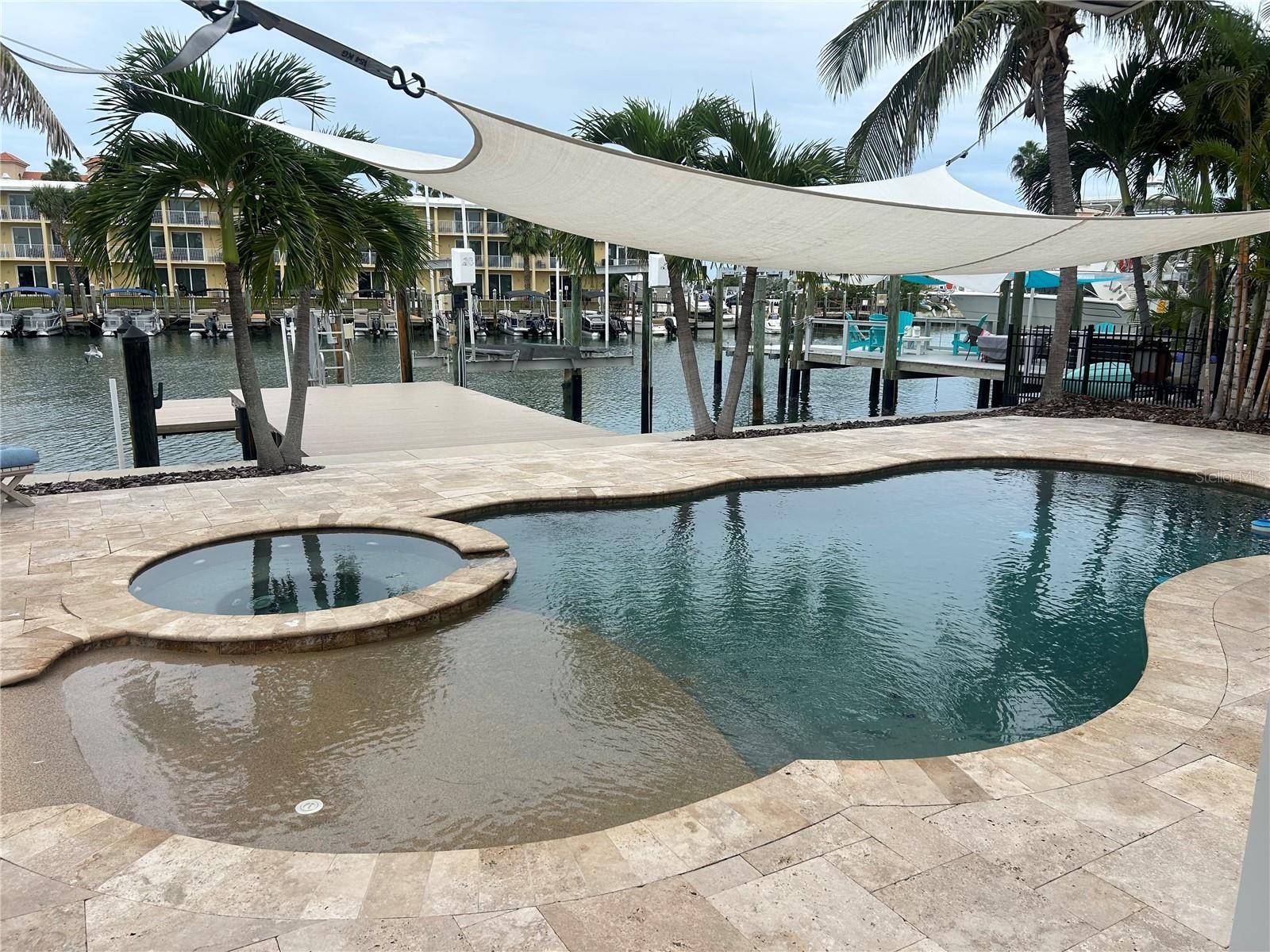 11110 1ST ST E, Treasure Island, FL 33706