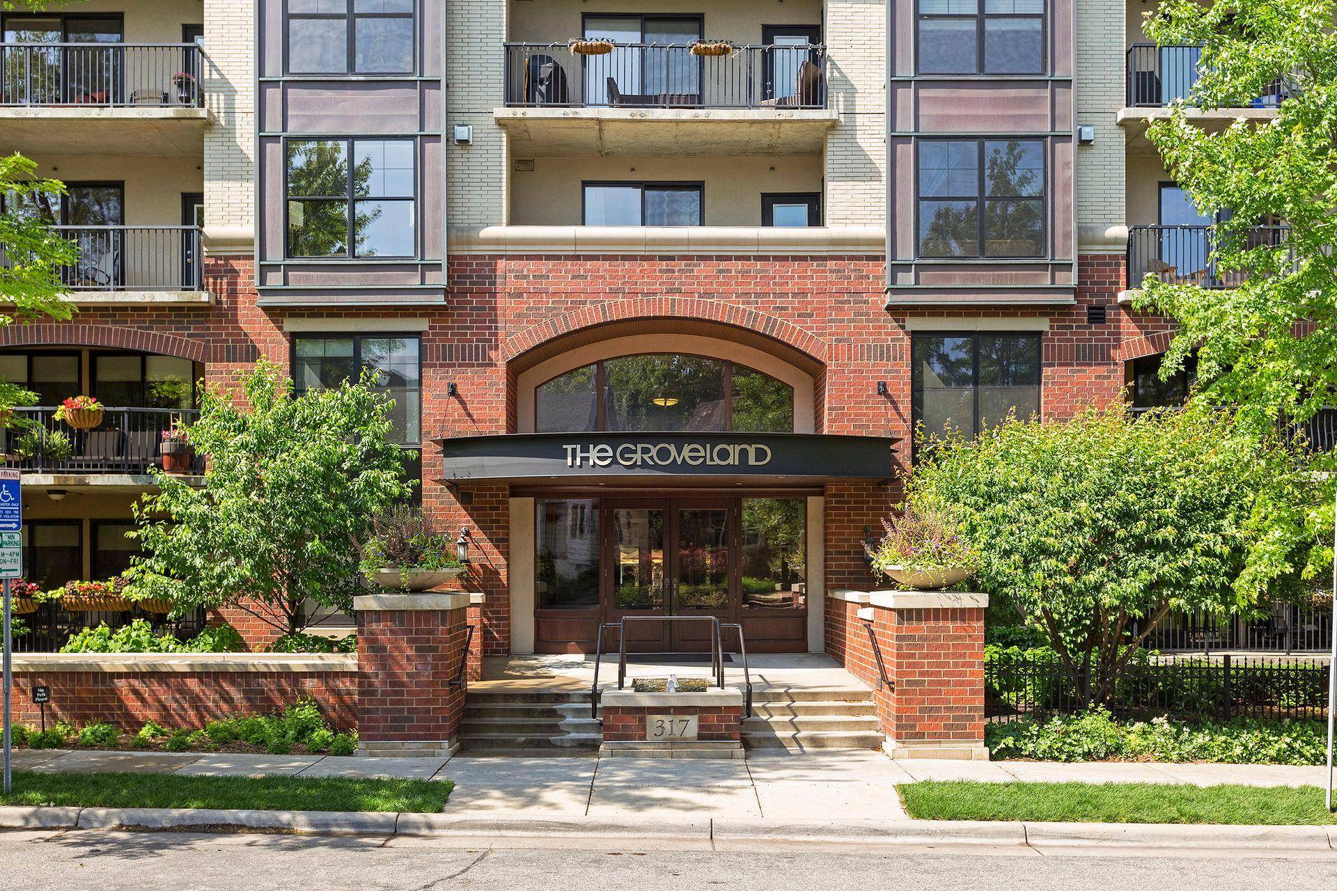 317 Groveland AVE #311, Minneapolis, MN 55403