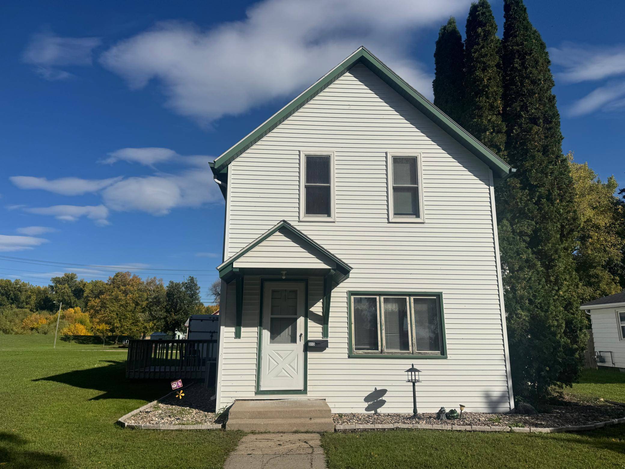 313 Lincoln AVE, Crookston, MN 56716