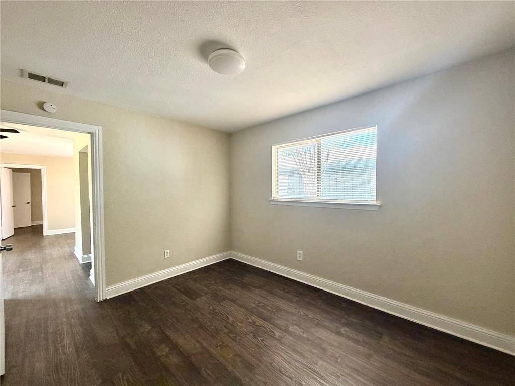 901 Redbird Drive, Irving, TX 75061