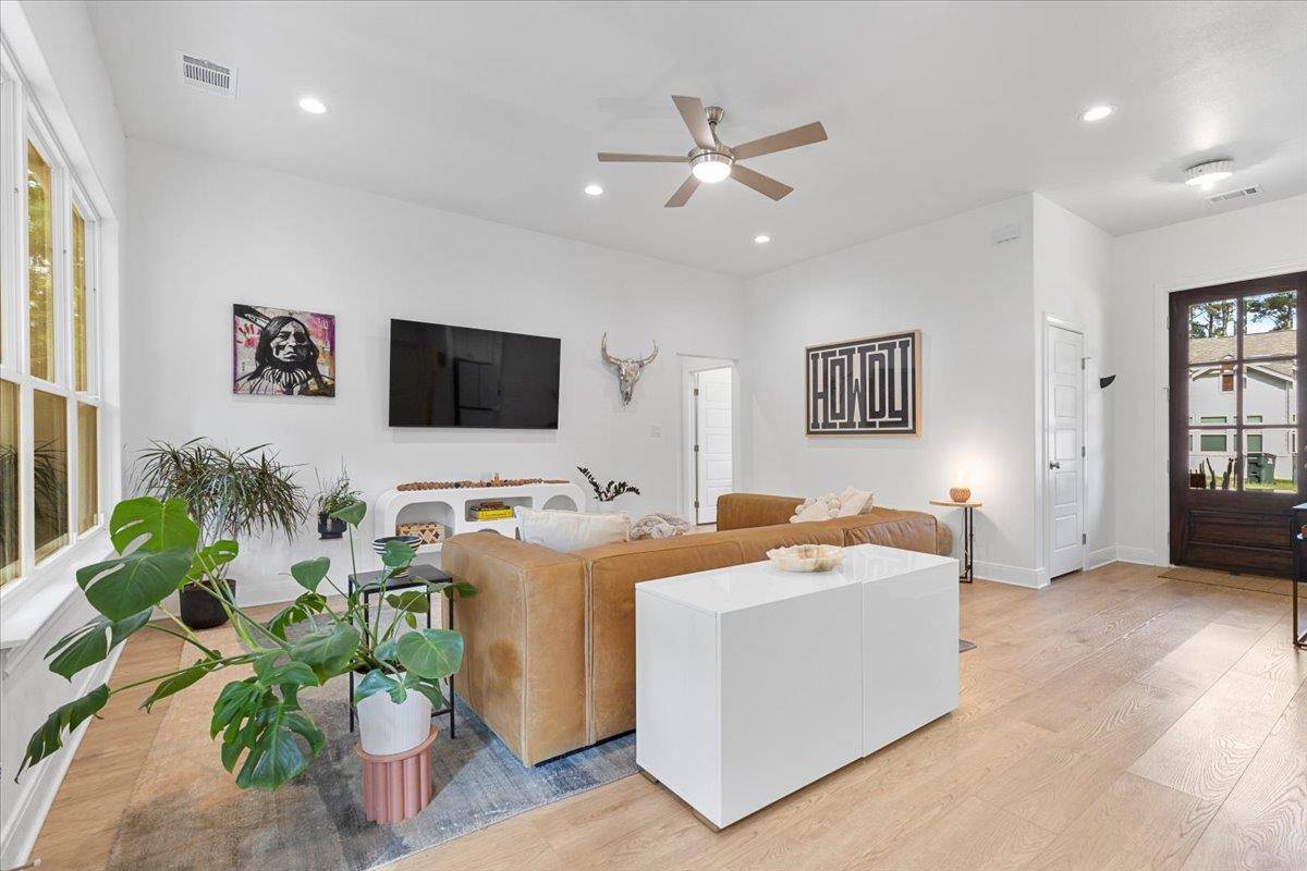 133 Lake Point WAY, Bastrop, TX 78602