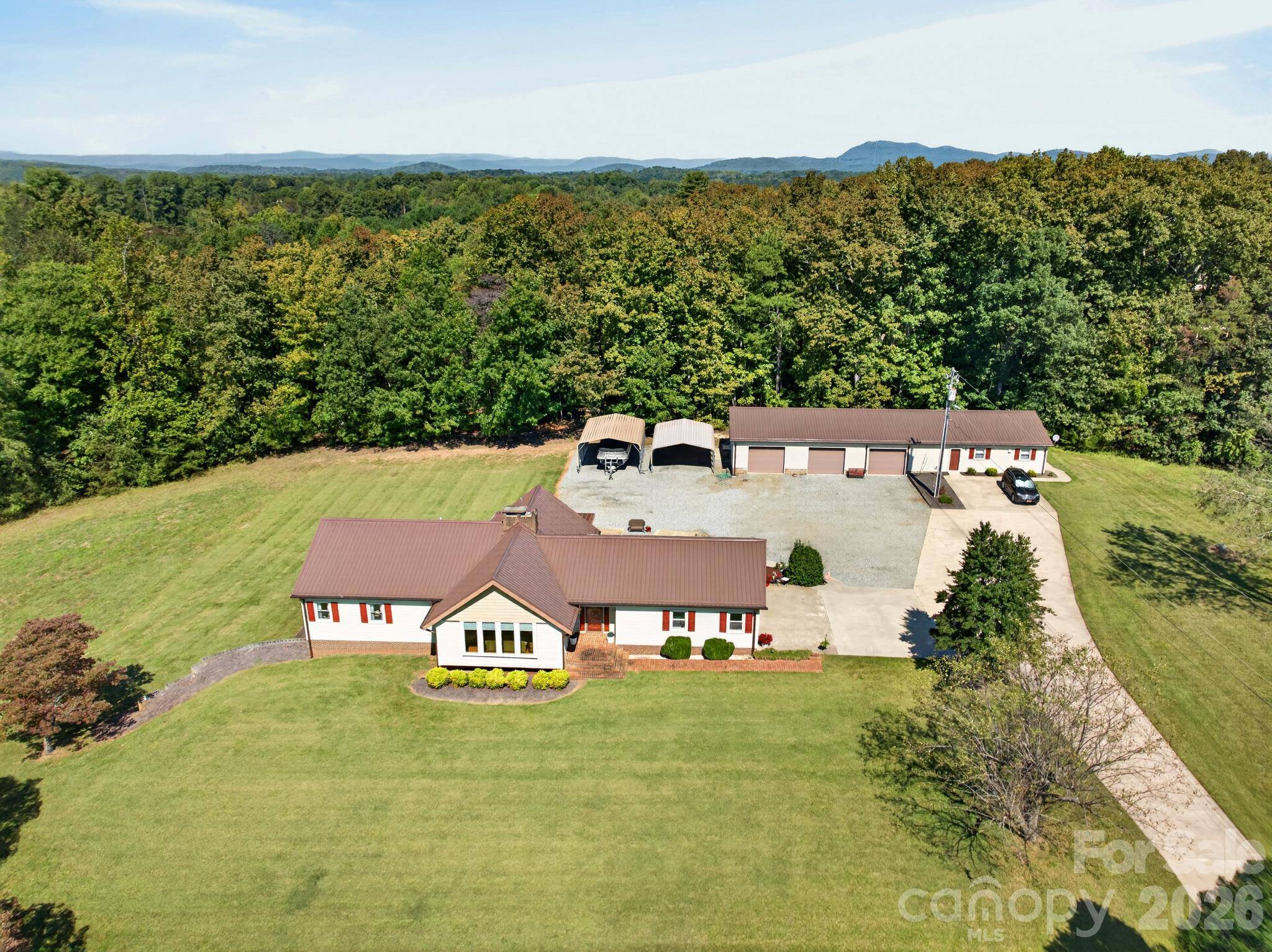 1368 Cajah Mountain RD, Hudson, NC 28638