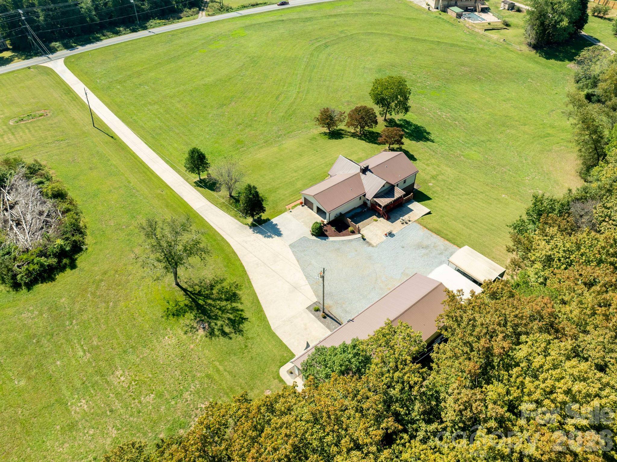 1368 Cajah Mountain RD, Hudson, NC 28638