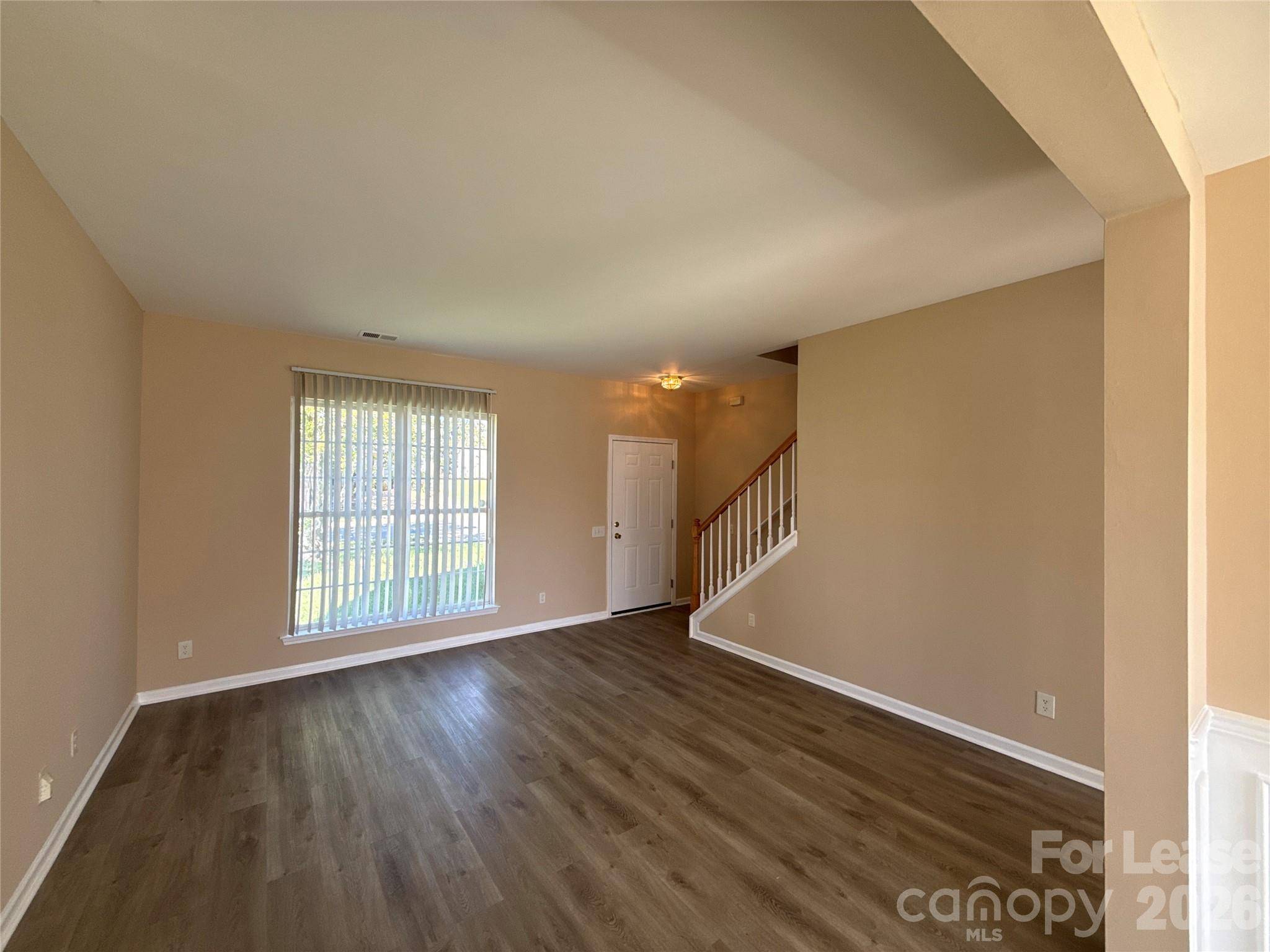 5433 Peachwood DR, Charlotte, NC 28216