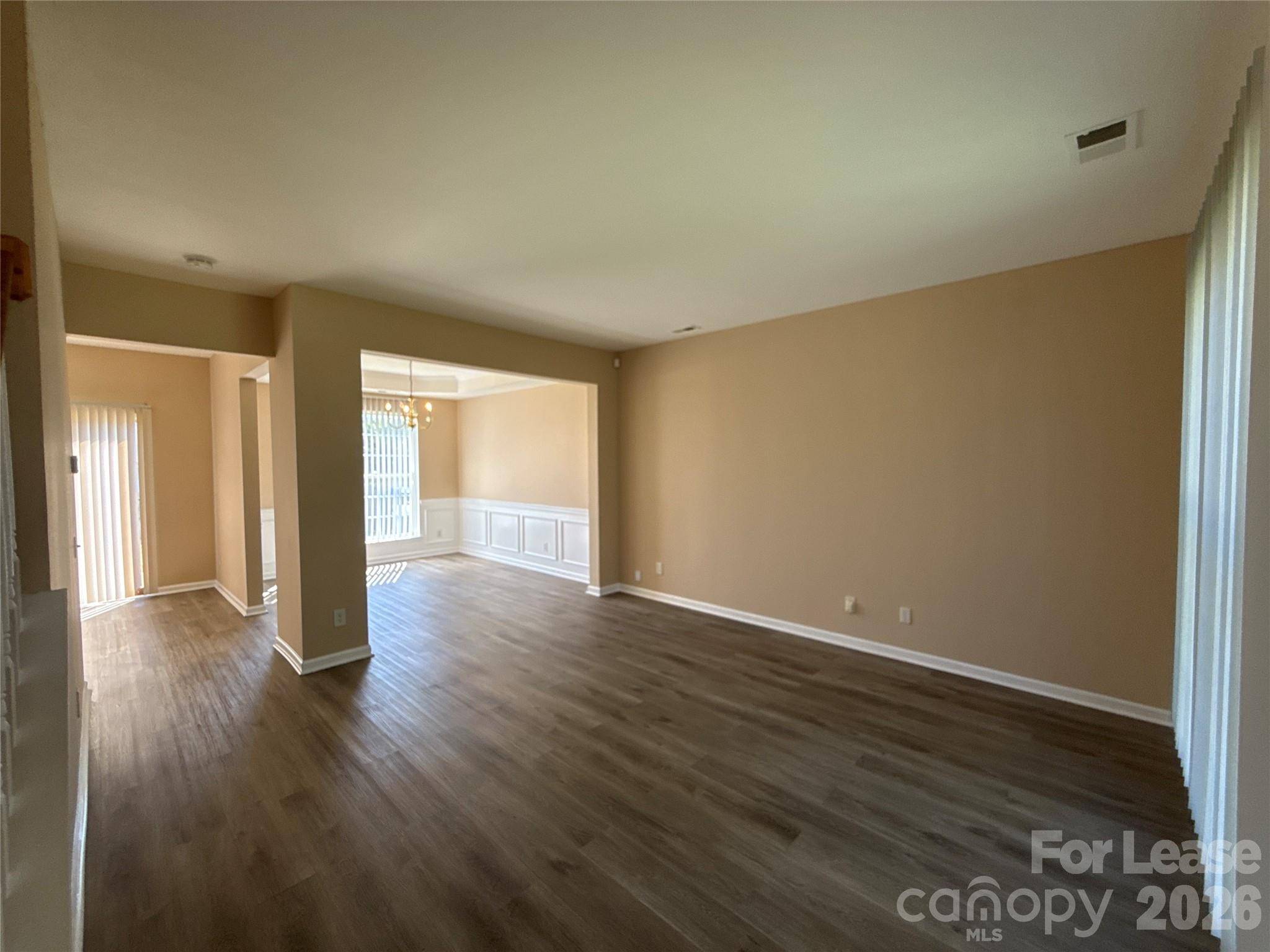 5433 Peachwood DR, Charlotte, NC 28216