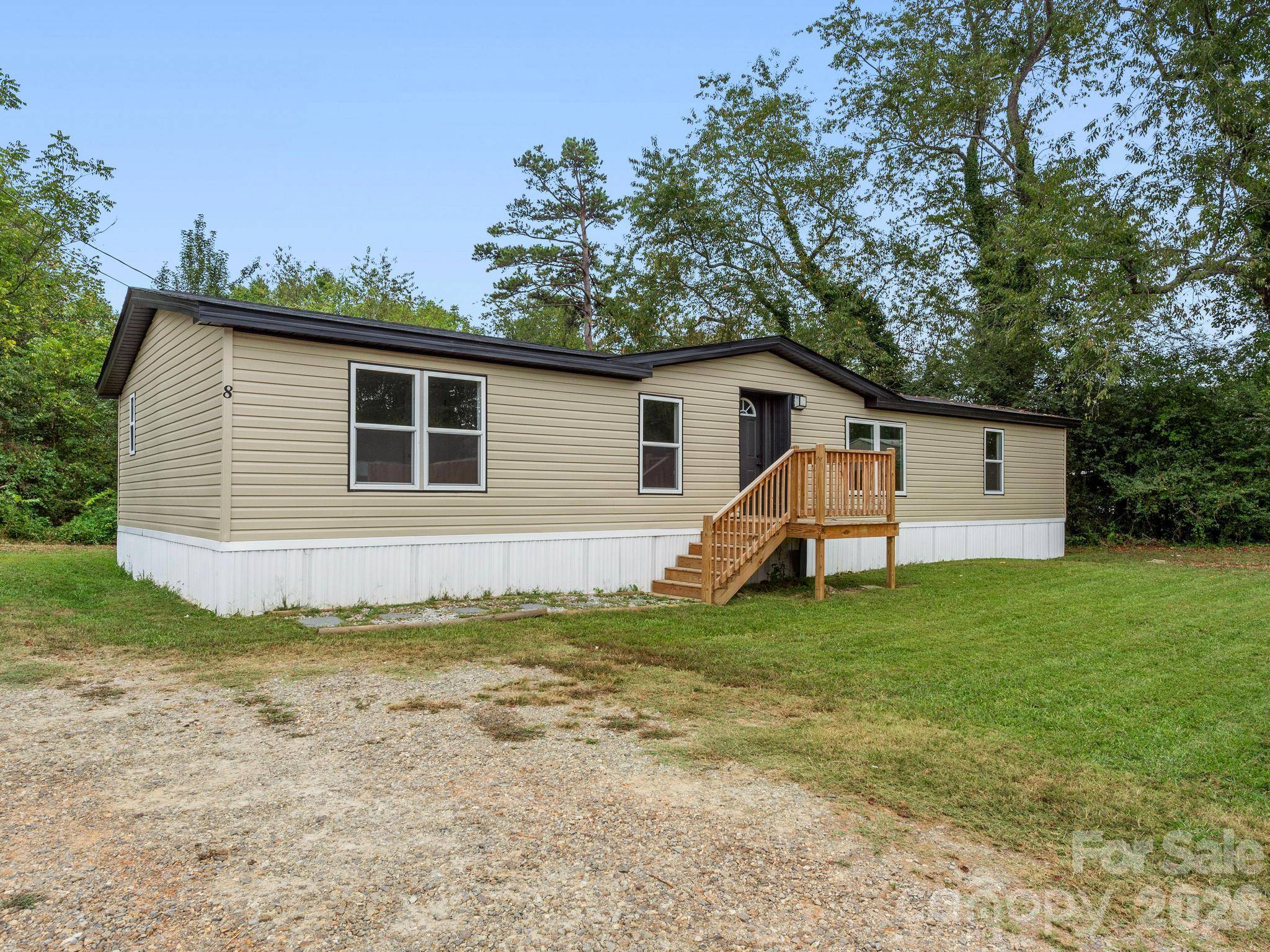 8 Teal LN, Candler, NC 28715
