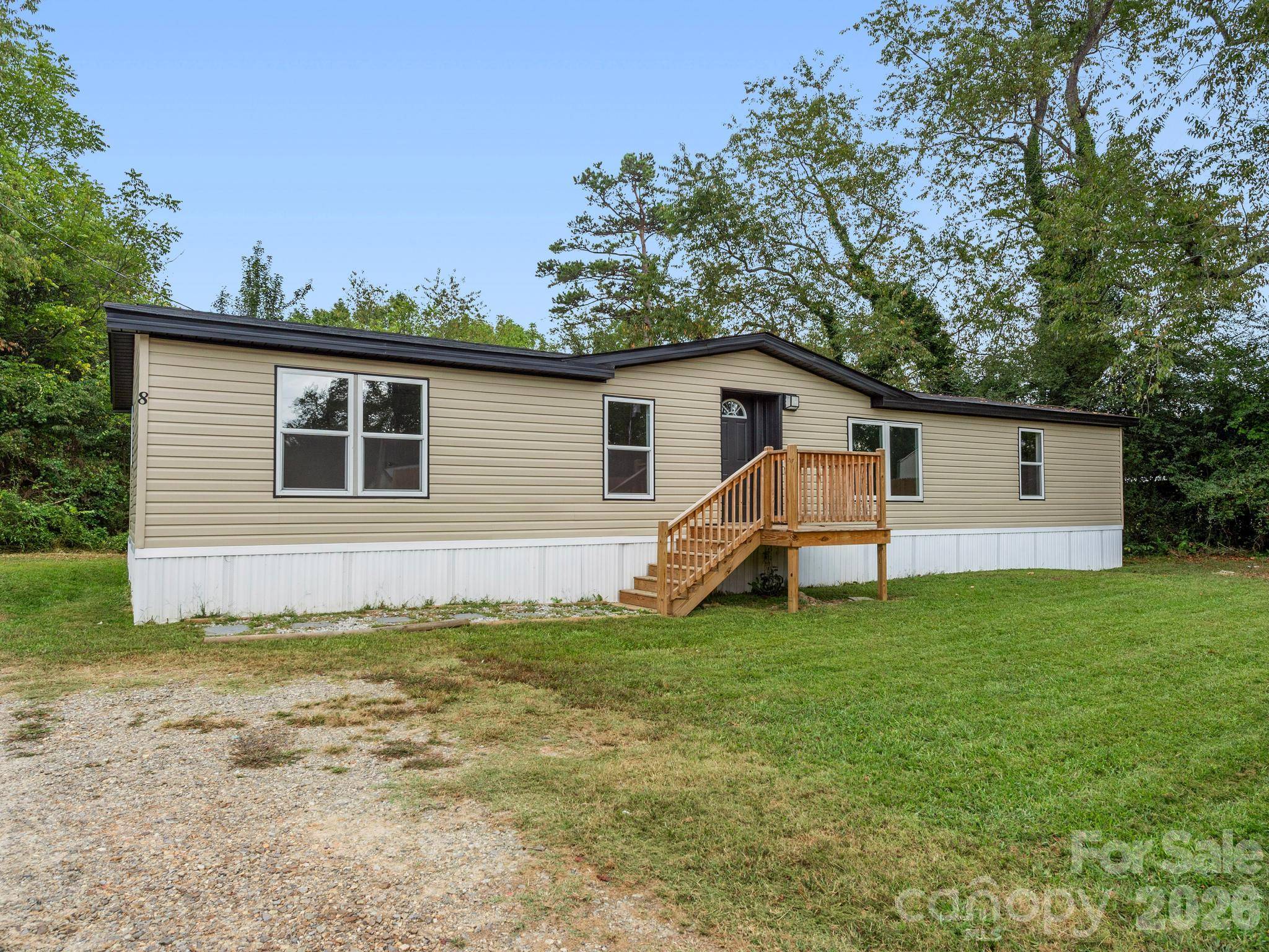 8 Teal LN, Candler, NC 28715