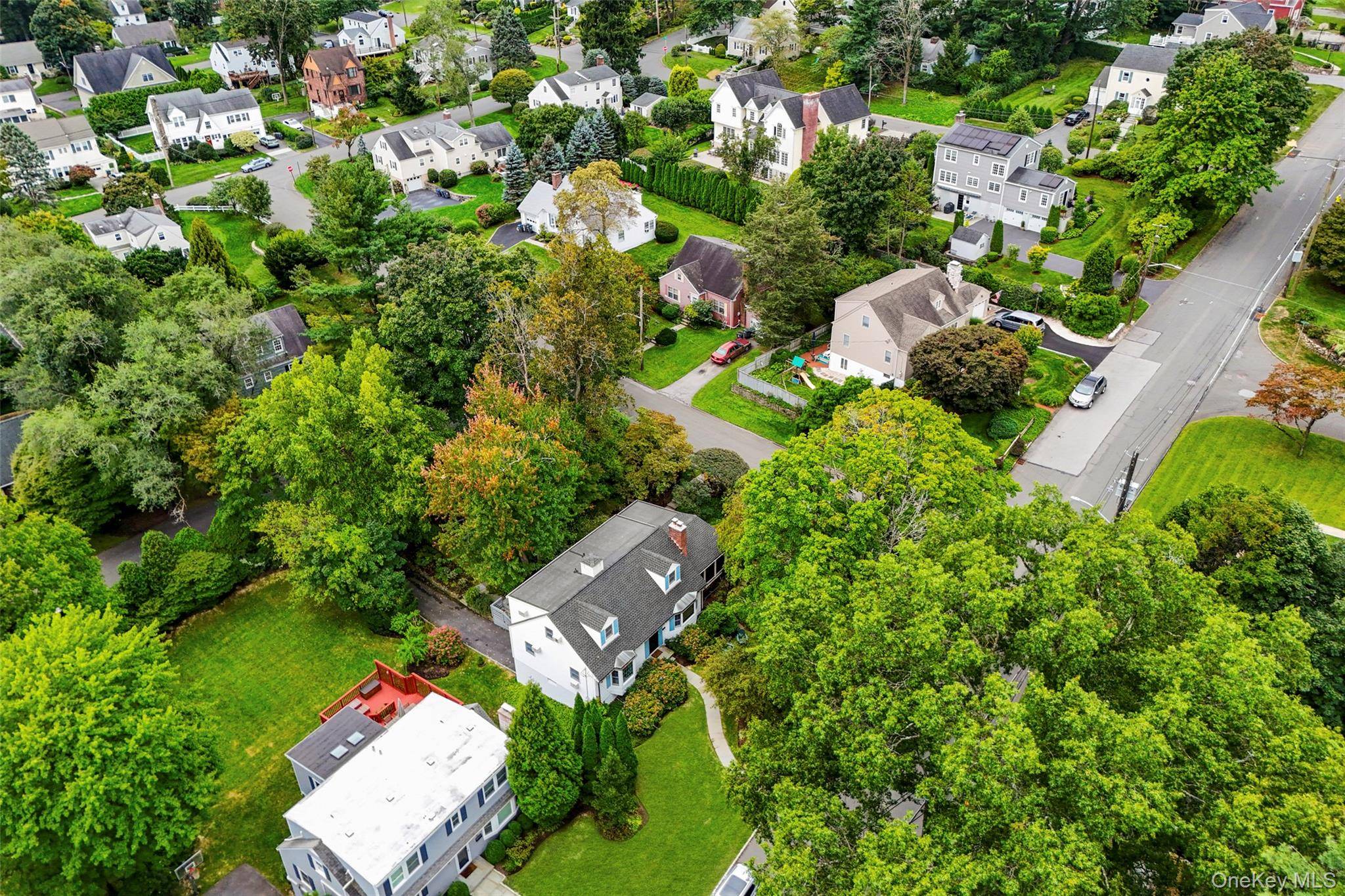 105 Havilands LN, White Plains, NY 10605