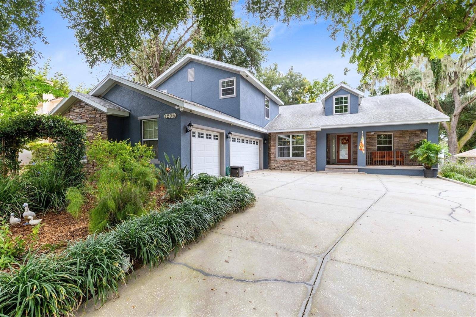 1206 LAKESHORE DR, Mount Dora, FL 32757