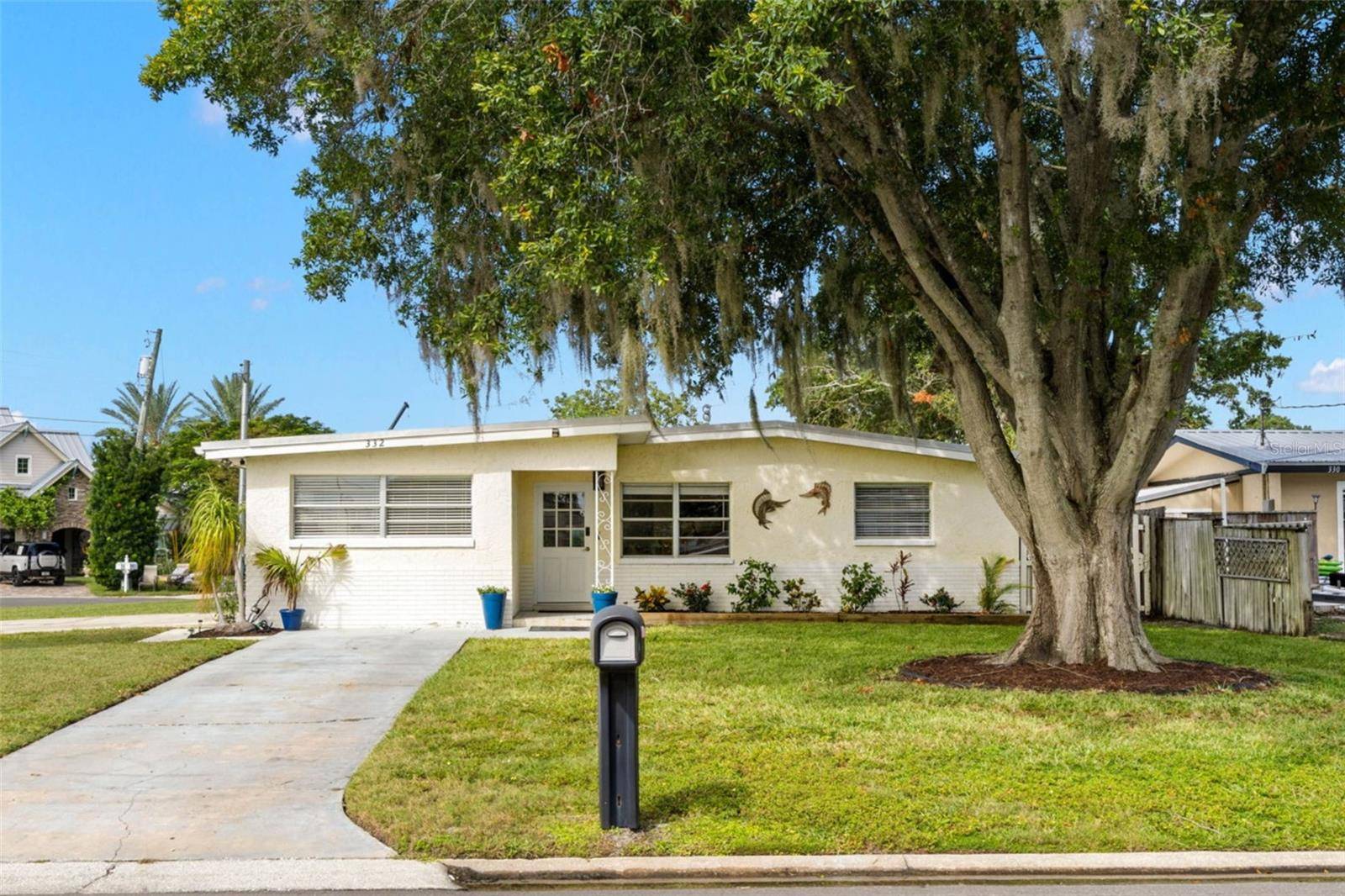 332 WESTWINDS DR, Palm Harbor, FL 34683