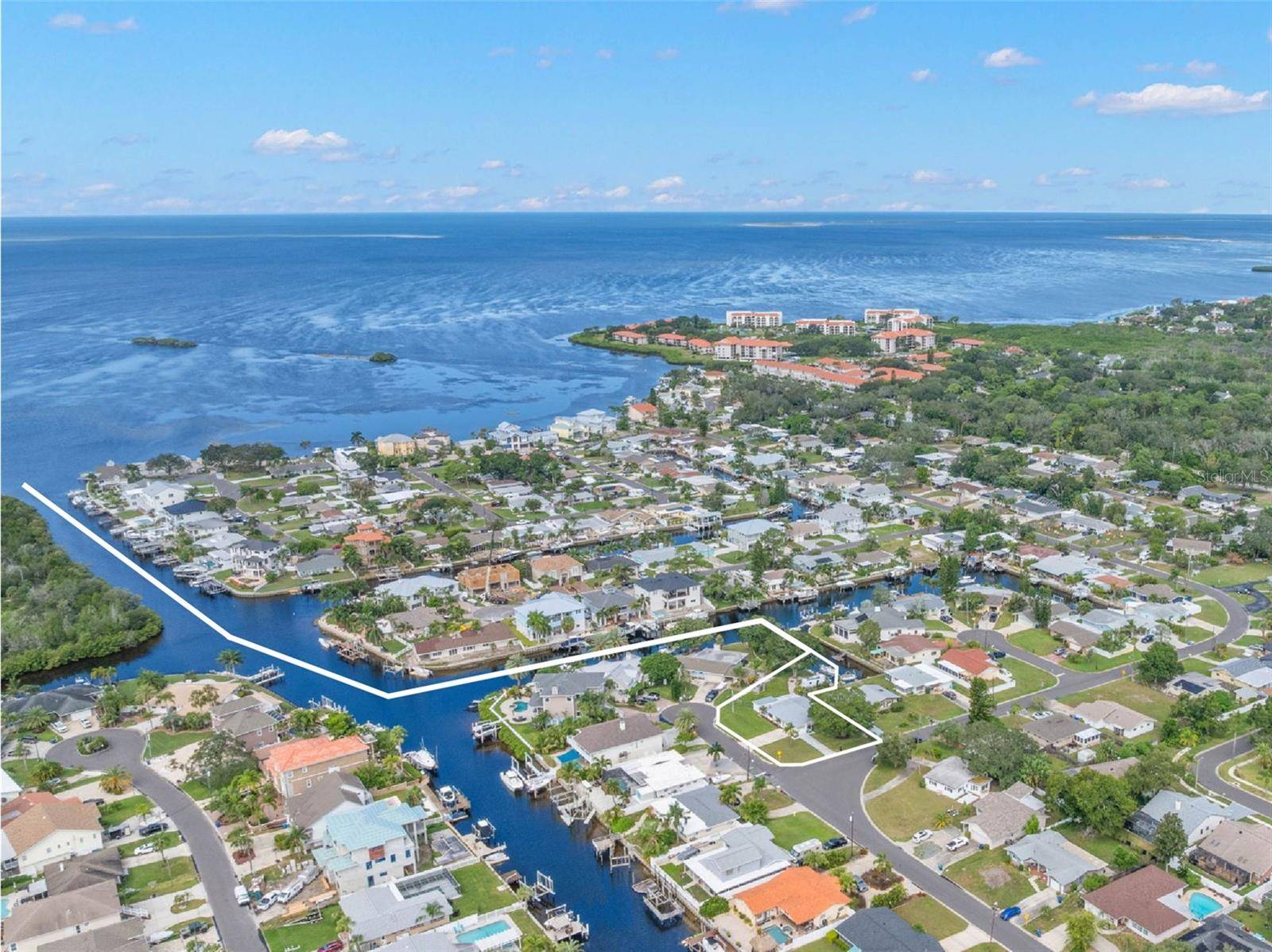 332 WESTWINDS DR, Palm Harbor, FL 34683