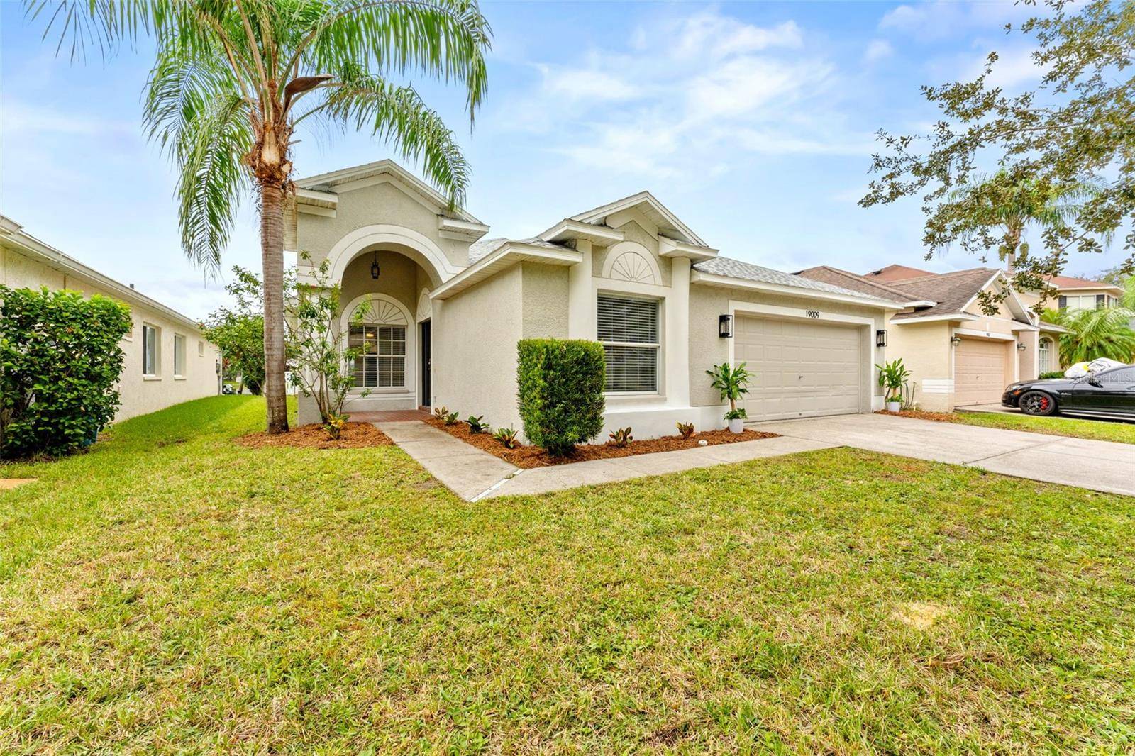 19009 FISHERMANS BEND DR, Lutz, FL 33558